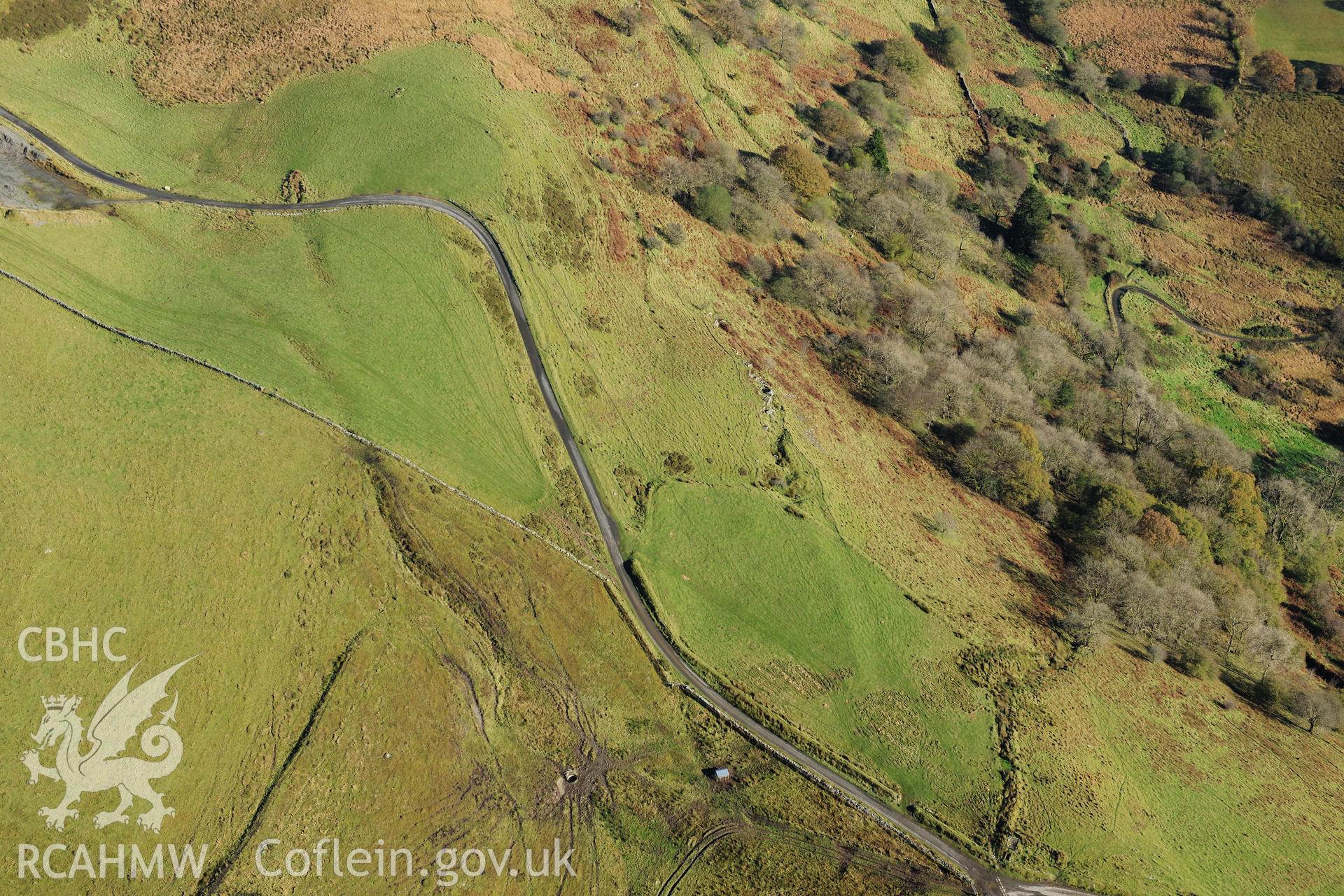 RCAHMW colour oblique photograph of Bwlch Blaen-Corn enclosure, Roman fortlet. Taken by Toby Driver on 05/11/2012.