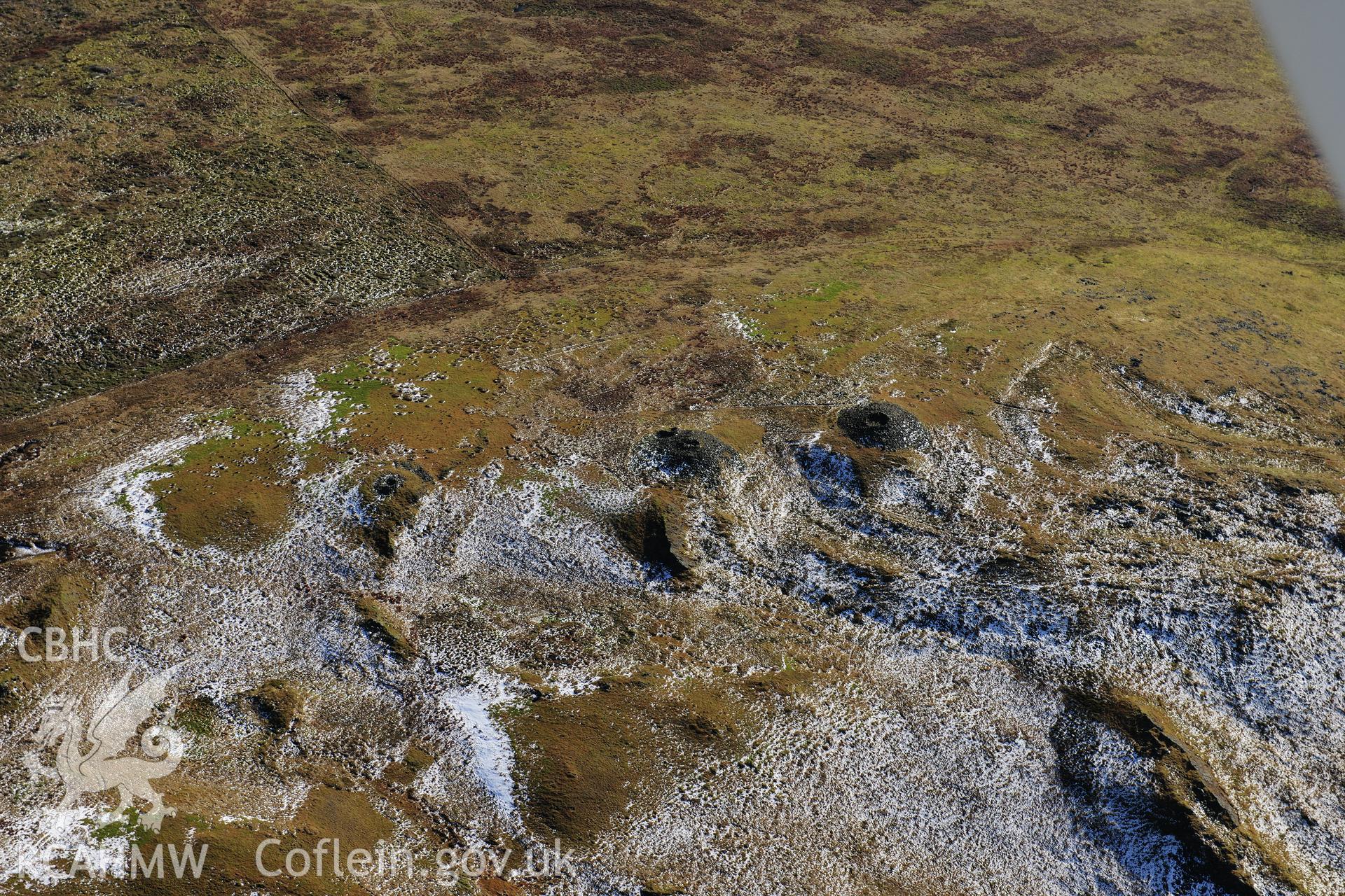 RCAHMW colour oblique photograph of Pen Pumlumon Arwystli cairn cemetery. Taken by Toby Driver on 05/11/2012.