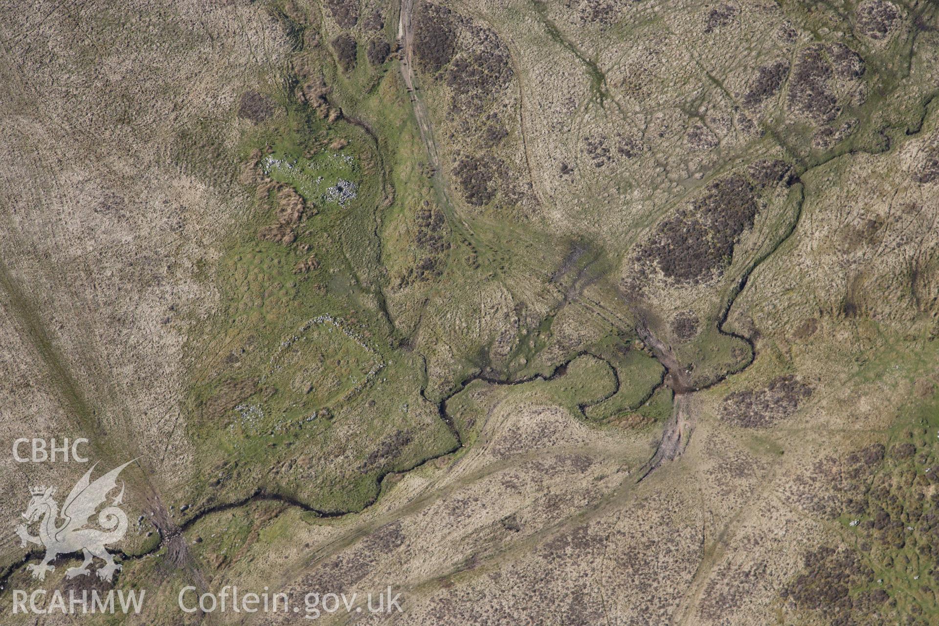 RCAHMW colour oblique photograph of Darren Ddu Enclosure I. Taken by Toby Driver on 22/05/2012.