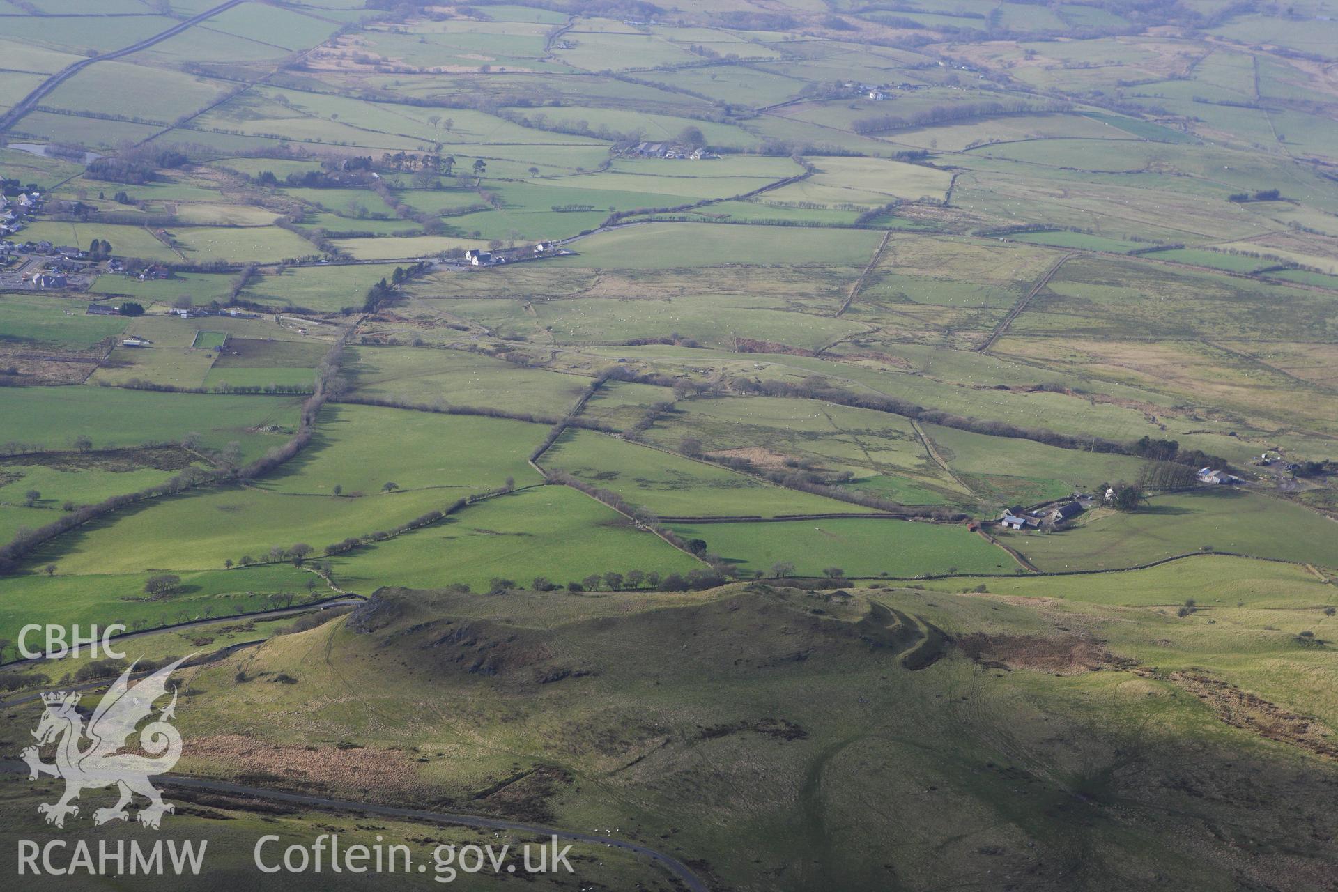RCAHMW colour oblique photograph of Pen-Y-Bannau Hillfort, View from West. Taken by Toby Driver on 07/02/2012.