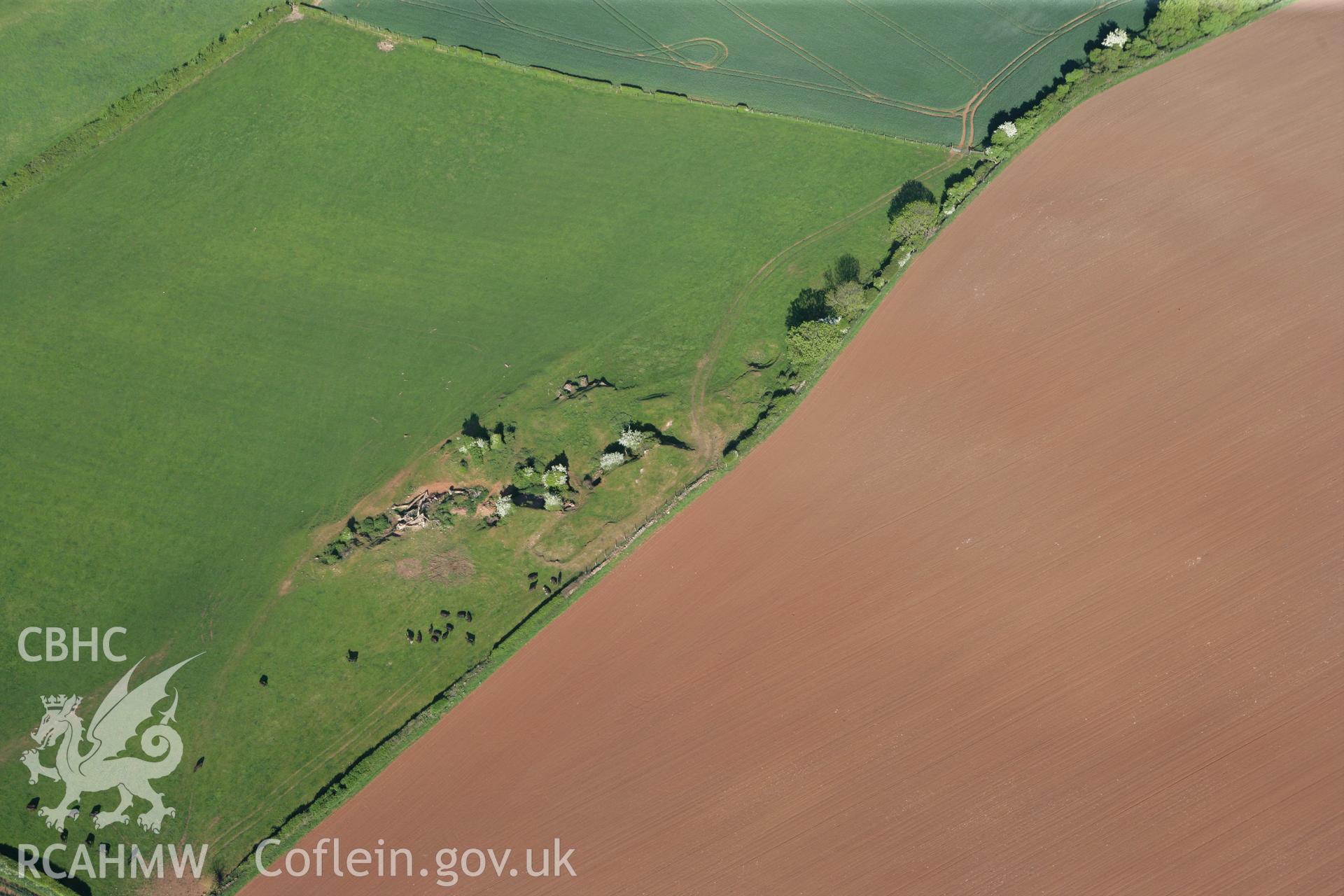 RCAHMW colour oblique photograph of the site of Neolithic and Mesolithic Flint Scatter finds. Taken by Toby Driver on 24/05/2010.
