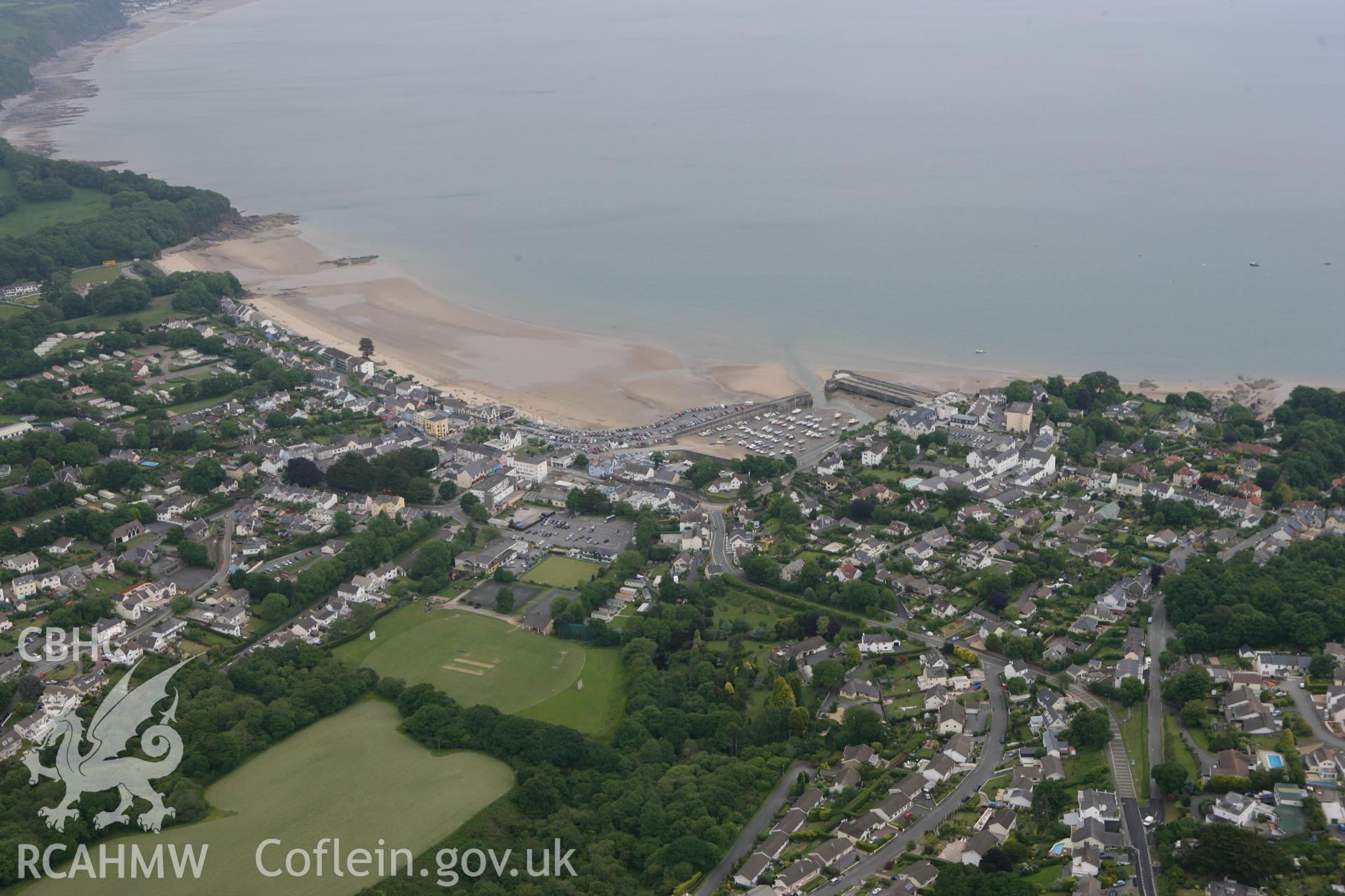 RCAHMW colour oblique photograph of Saundersfoot. Taken by Toby Driver on 11/06/2010.