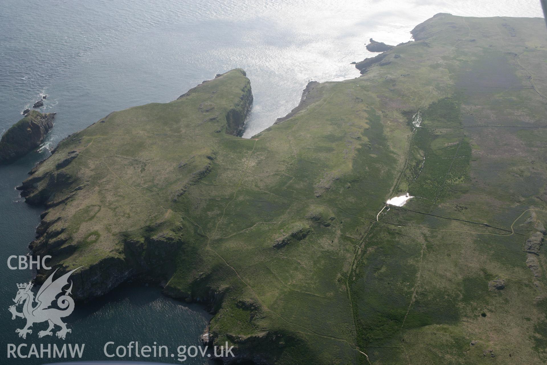 RCAHMW colour oblique photograph of Skomer Island south, field systems. Taken by Toby Driver on 25/05/2010.