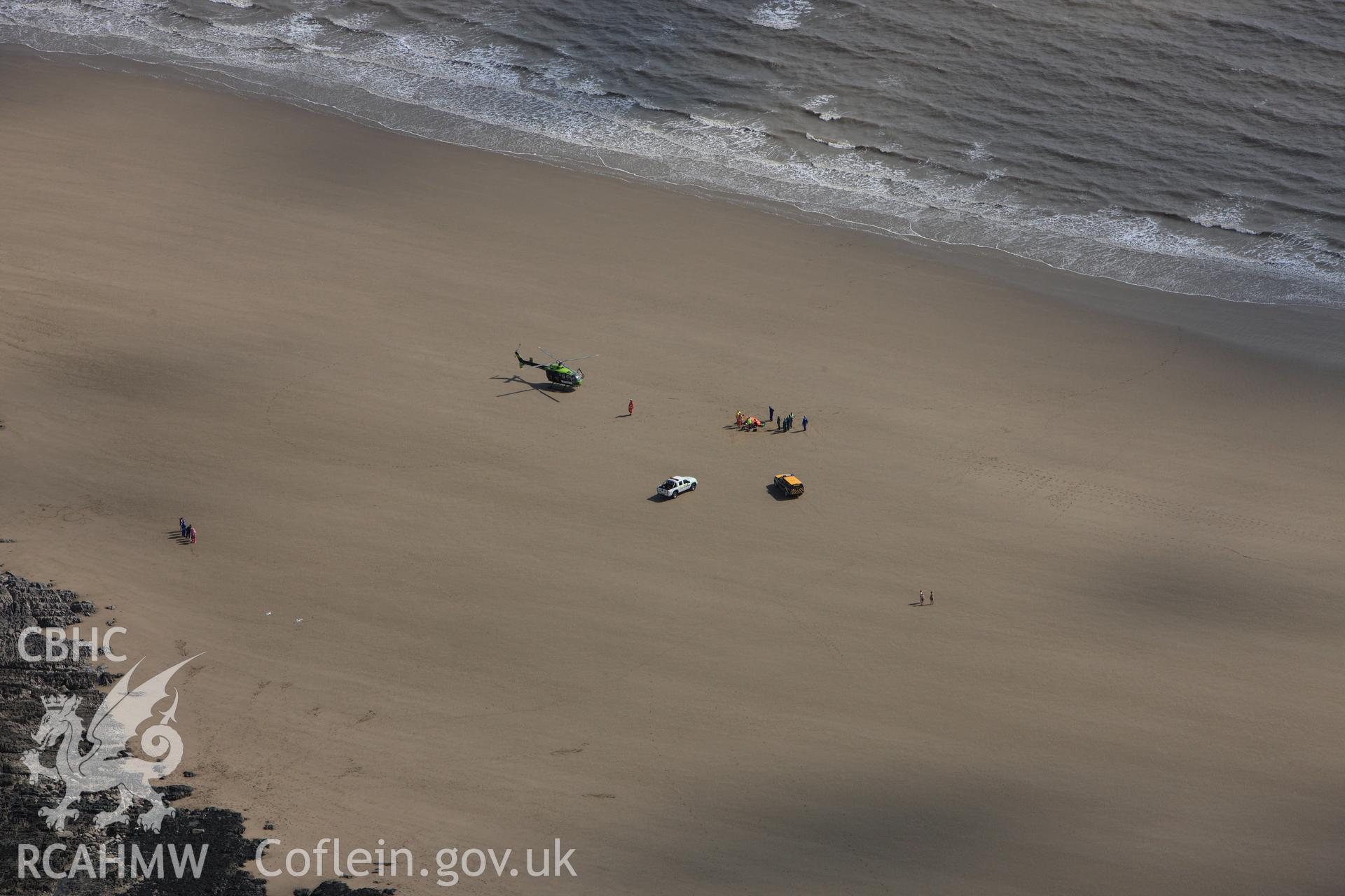 RCAHMW colour oblique photograph of Helicopter rescue, west of Friar's Point, Barry. Taken by Toby Driver on 29/07/2010.