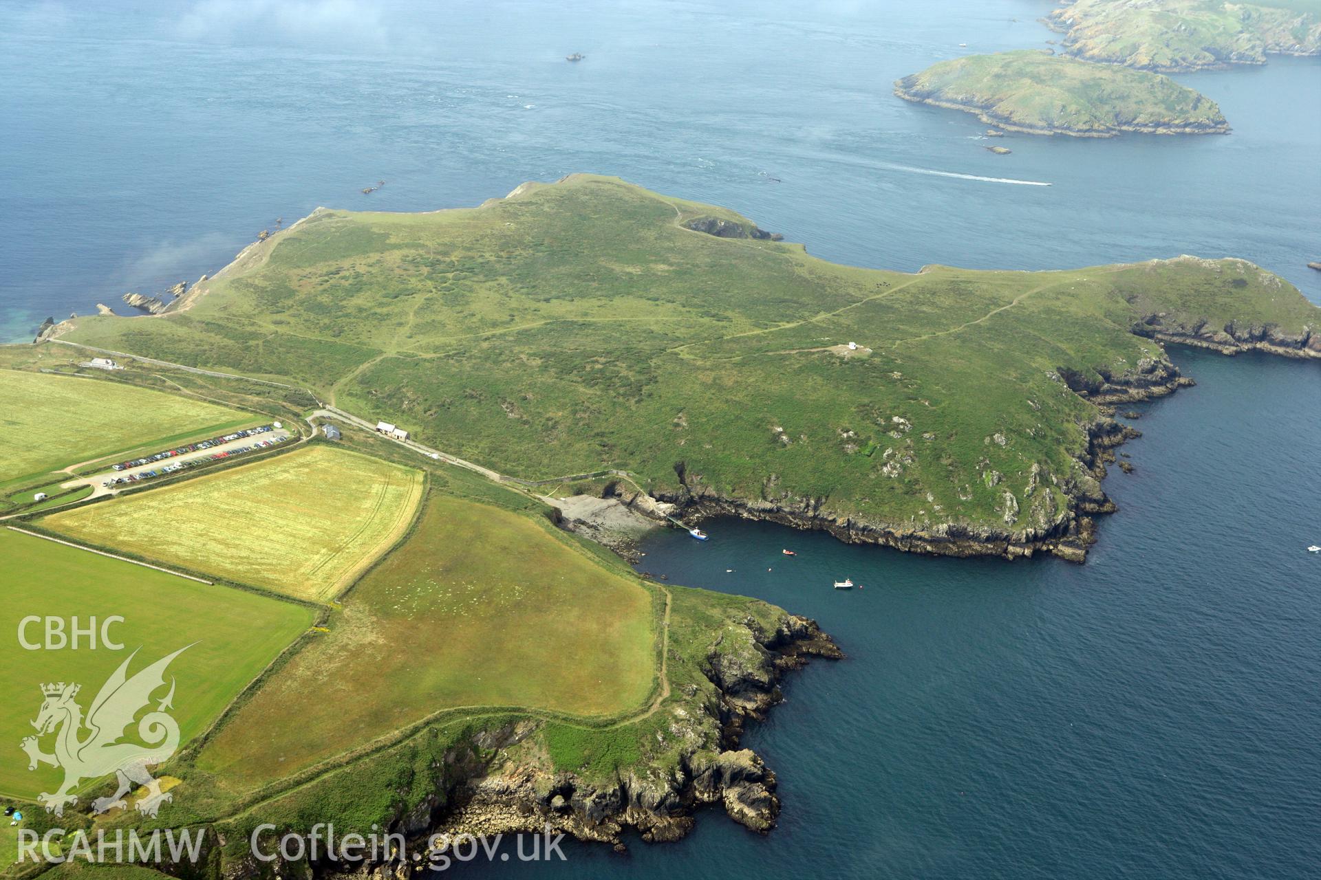 RCAHMW colour oblique photograph of Deer Park Promontory Fort. Taken by Toby Driver on 23/07/2010.