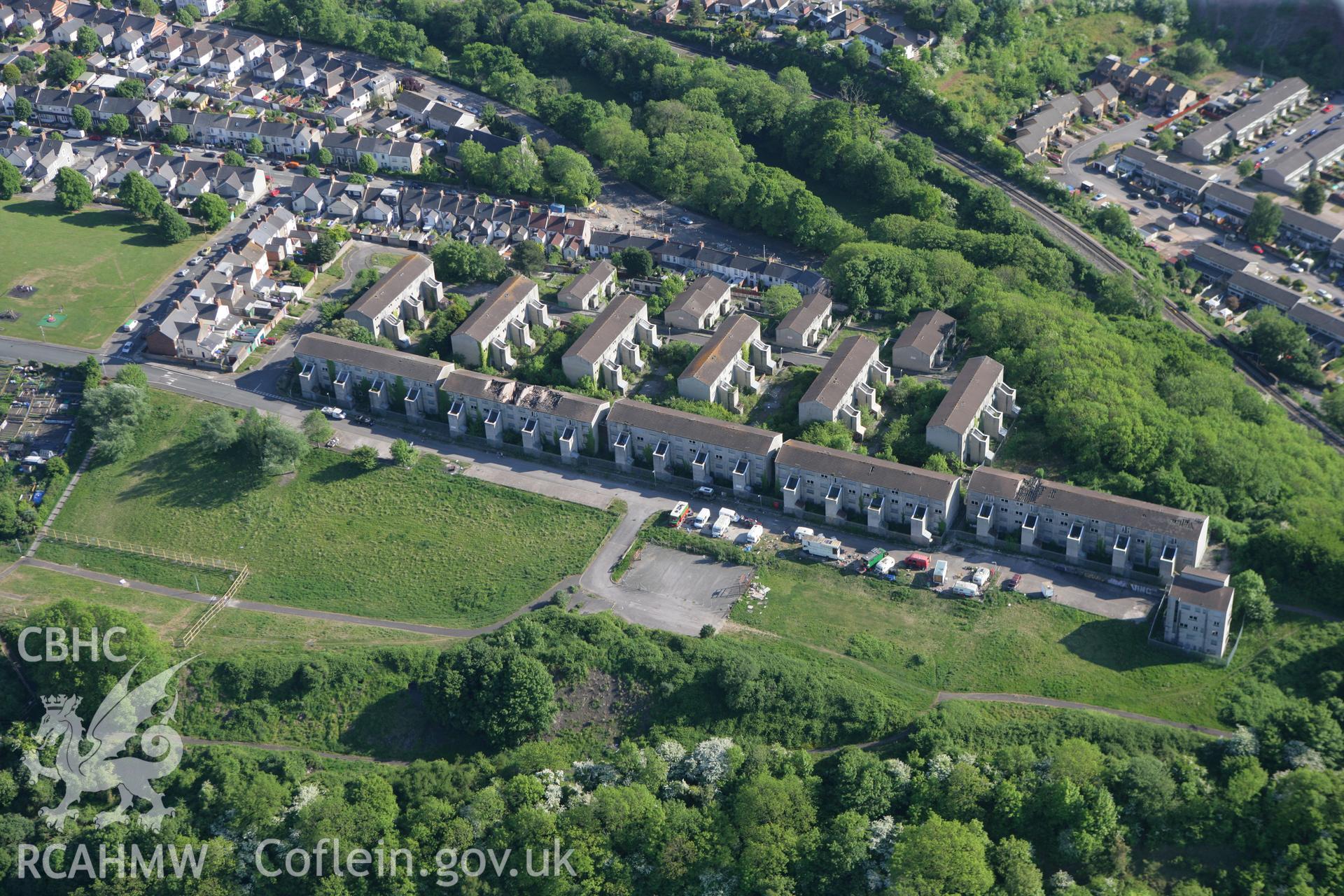 RCAHMW colour oblique photograph of Billy Banks Estate (Penarth Heights Phase II). Taken by Toby Driver on 24/05/2010.