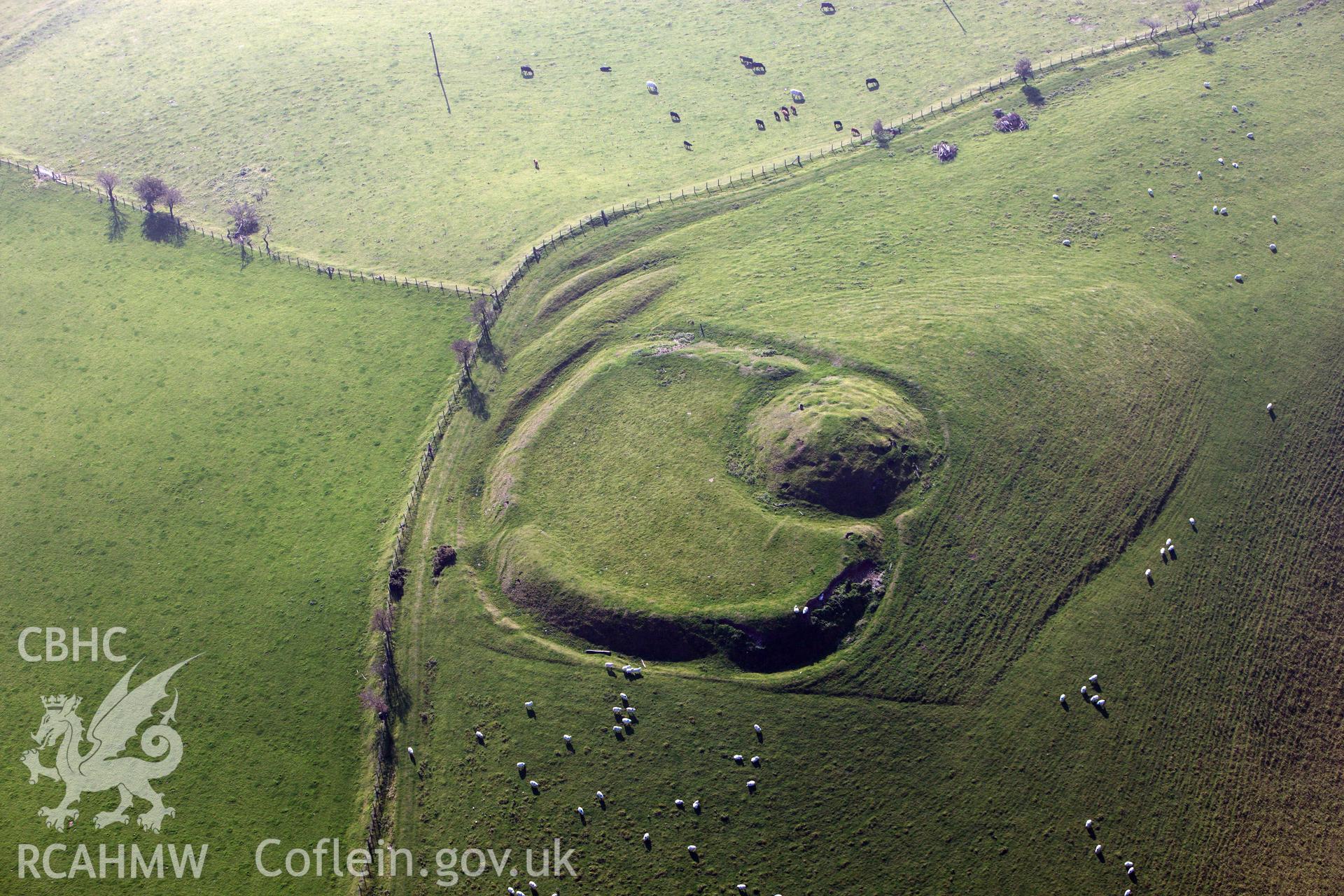 RCAHMW colour oblique photograph of Castell Crugerydd (Crug Eryr). Taken by Toby Driver on 13/10/2010.