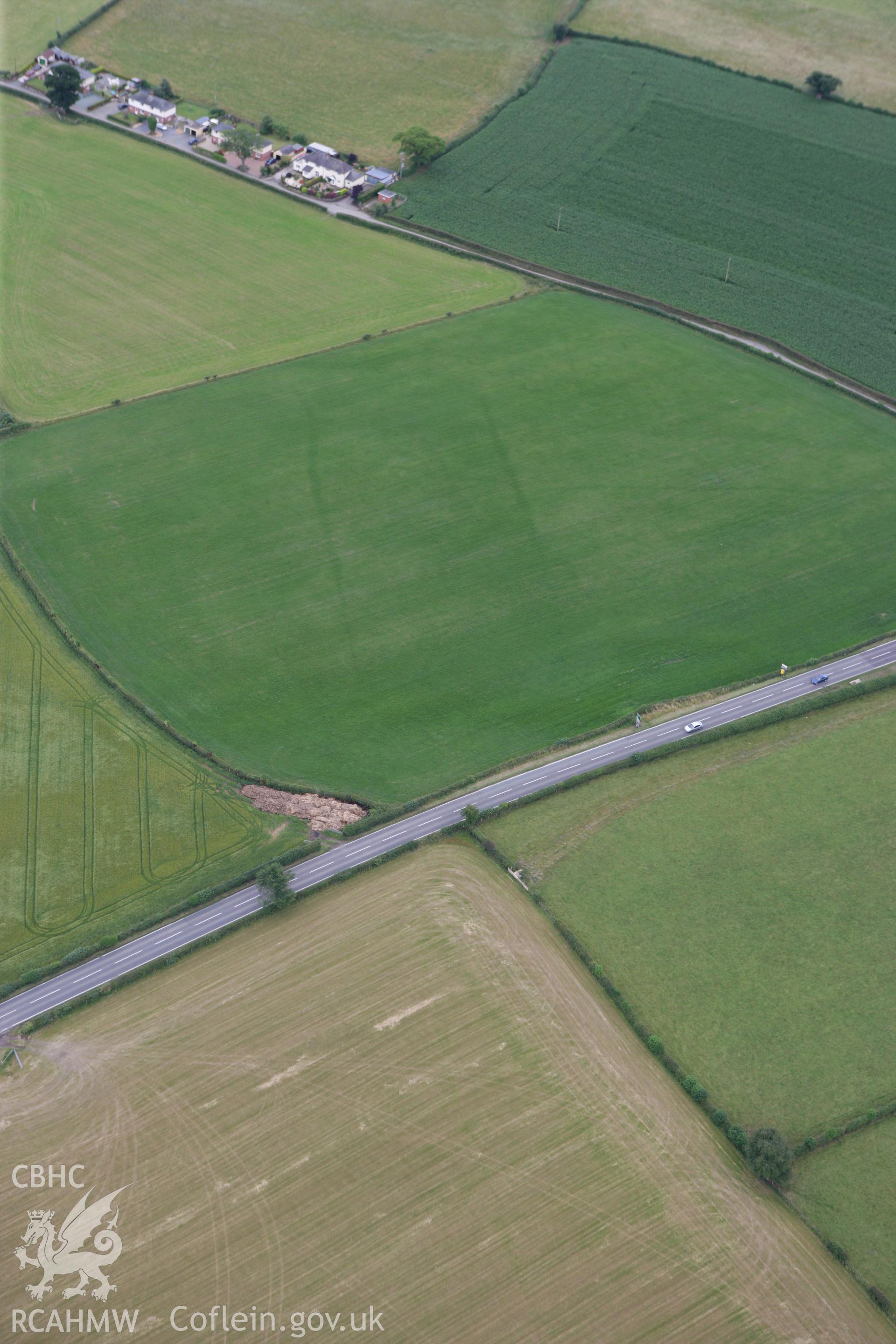 RCAHMW colour oblique photograph of Lower Luggy Cursus, Dyffryn Lane. Taken by Toby Driver on 21/07/2010.