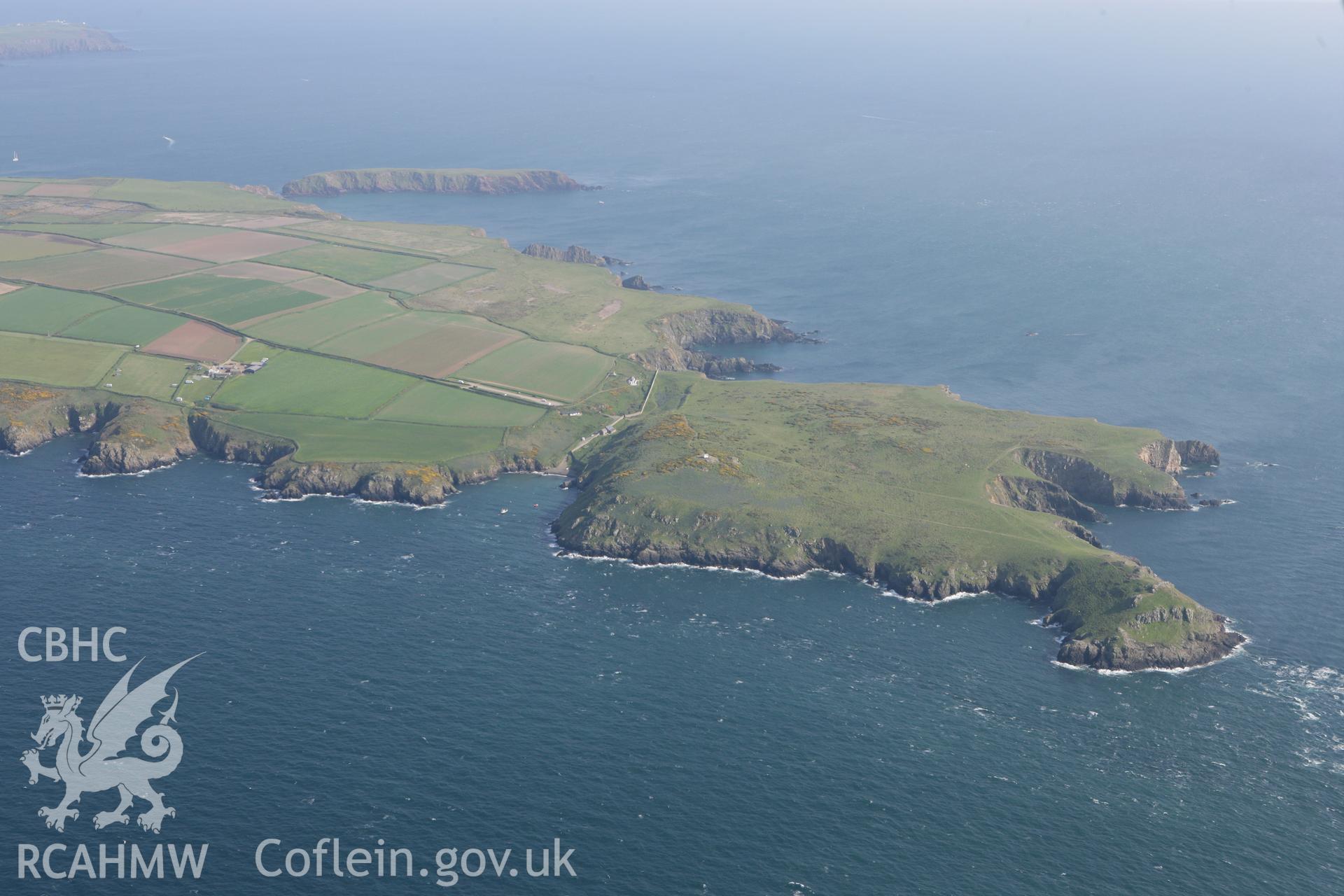 RCAHMW colour oblique photograph of Deer Park promontory fort. Taken by Toby Driver on 25/05/2010.