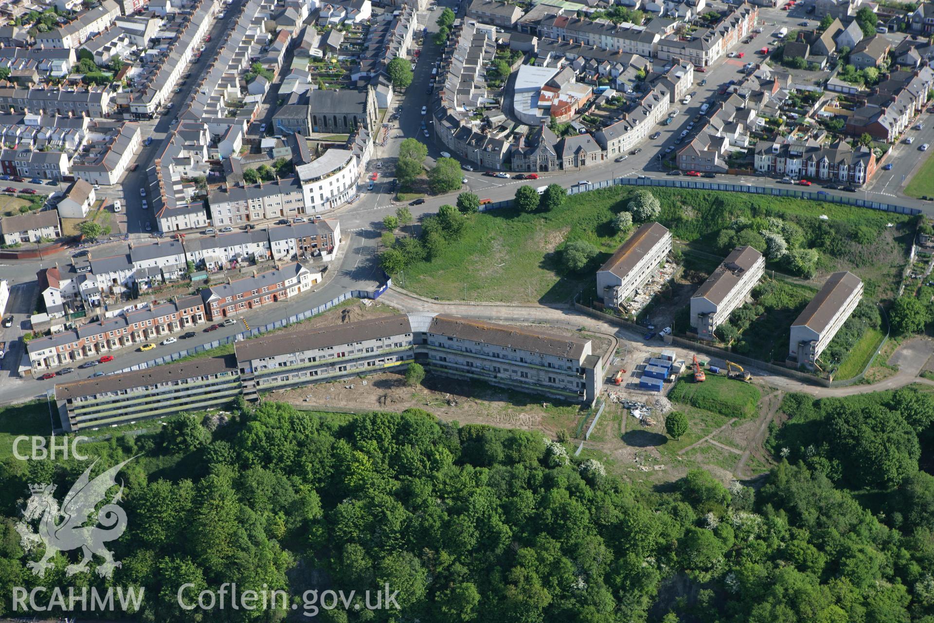 RCAHMW colour oblique photograph of Billy Banks Estate (Penarth Heights Phase I). Taken by Toby Driver on 24/05/2010.