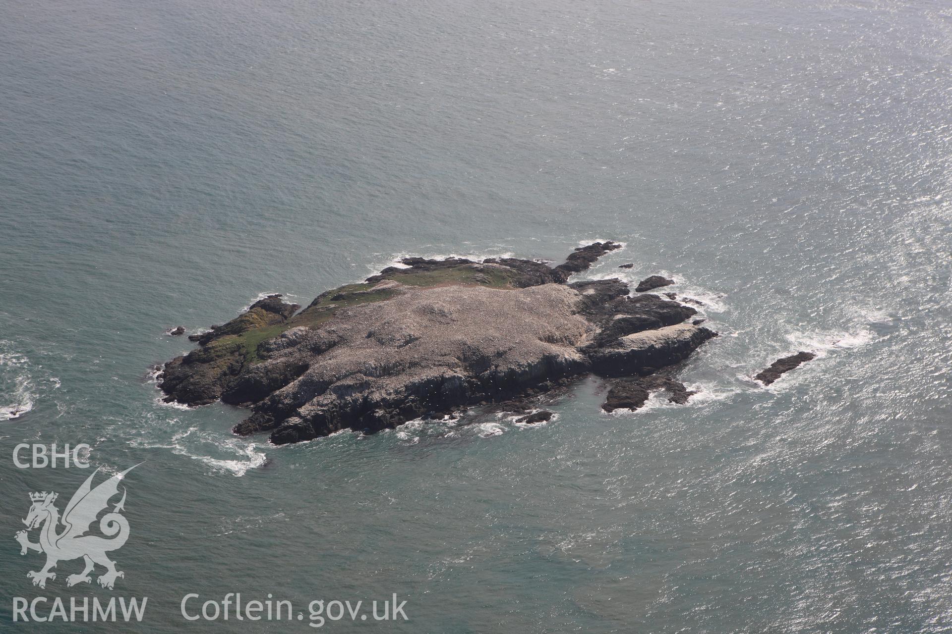 RCAHMW colour oblique photograph of Grassholm Island Settlement. Taken by Toby Driver on 09/09/2010.