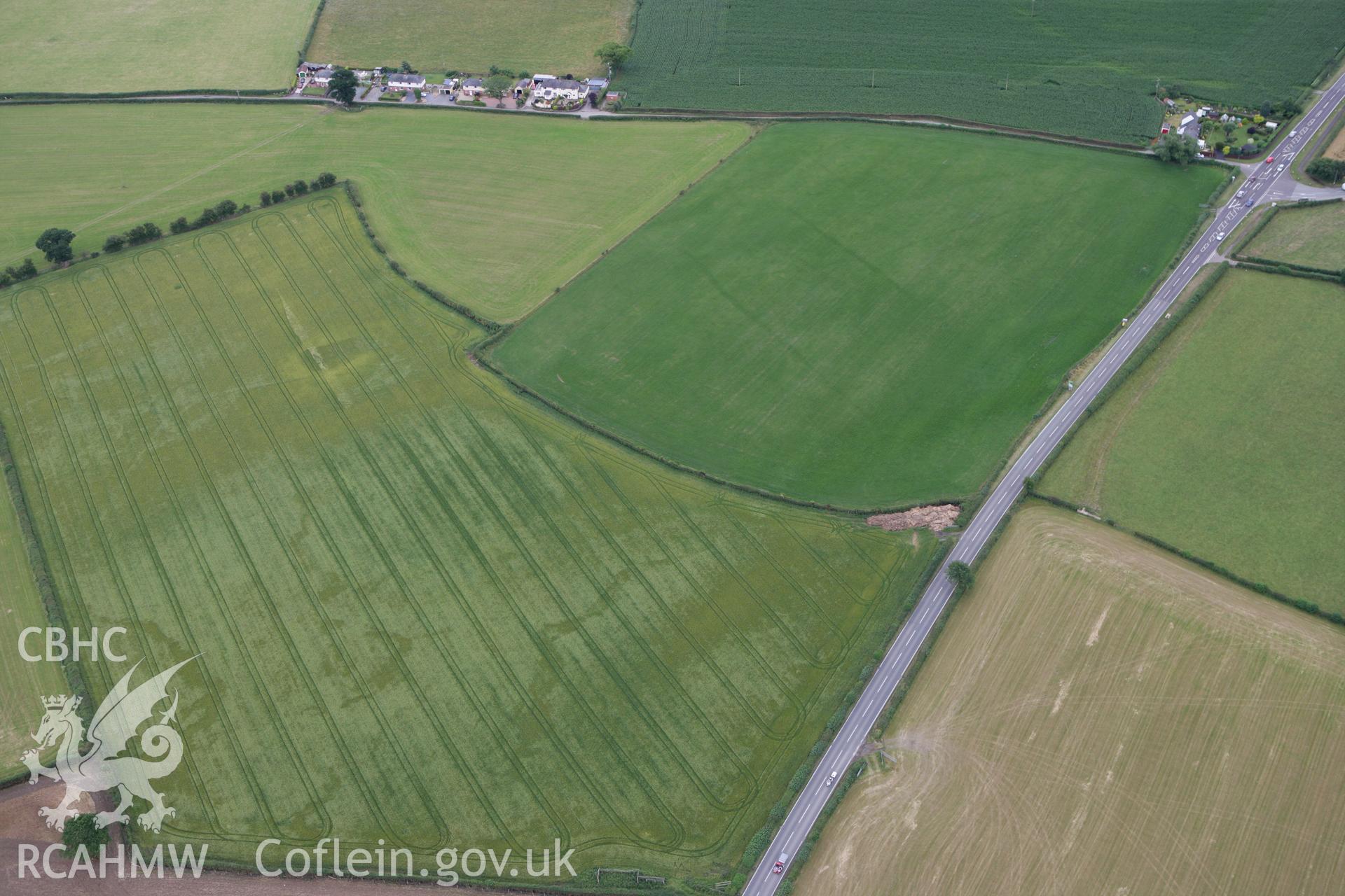 RCAHMW colour oblique photograph of Lower Luggy Cursus, Dyffryn Lane. Taken by Toby Driver on 21/07/2010.