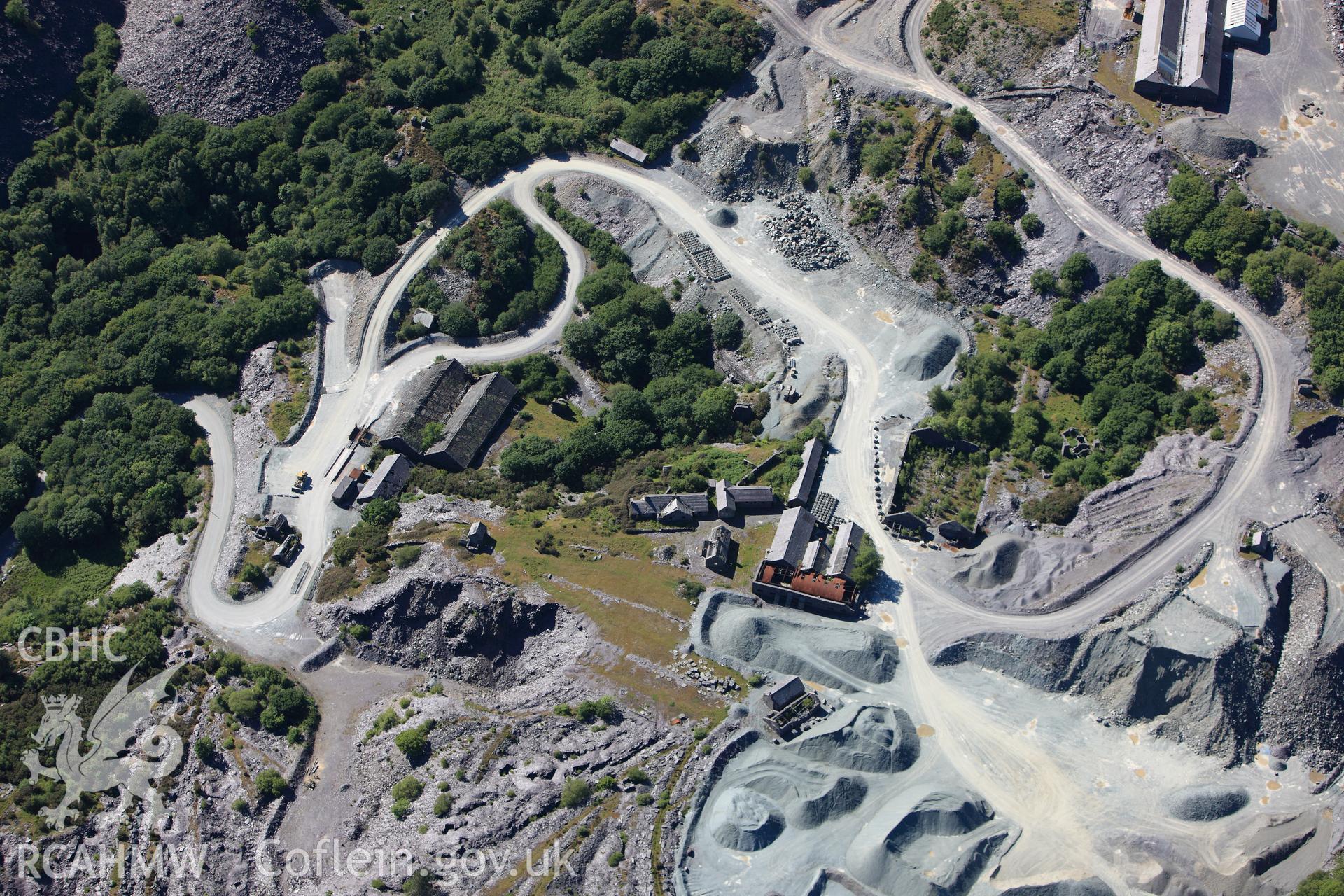 RCAHMW colour oblique photograph of Pen-yr-Orsedd Slate Quarry Workshop. Taken by Toby Driver on 16/06/2010.