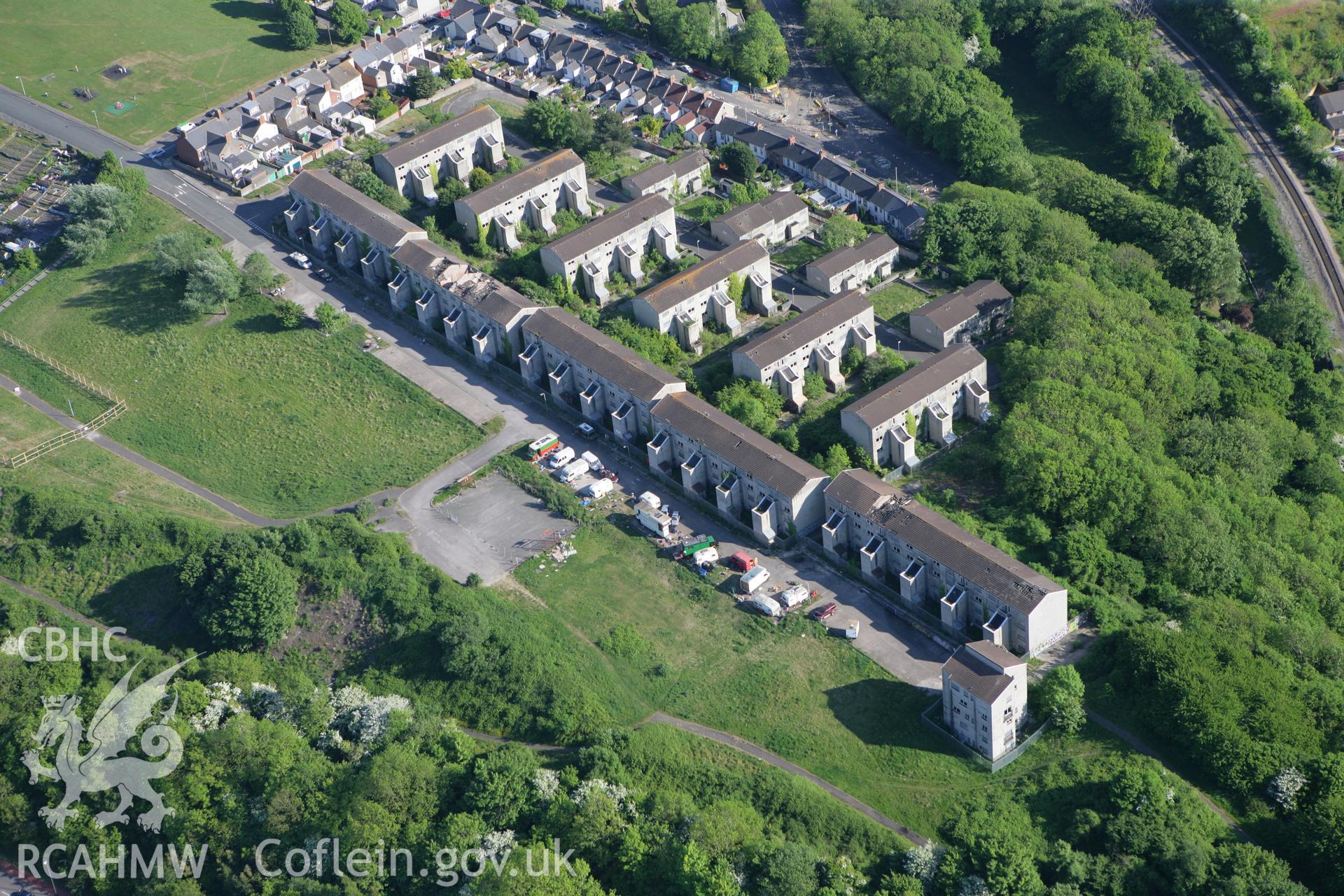 RCAHMW colour oblique photograph of Billy Banks Estate (Penarth Heights Phase II). Taken by Toby Driver on 24/05/2010.