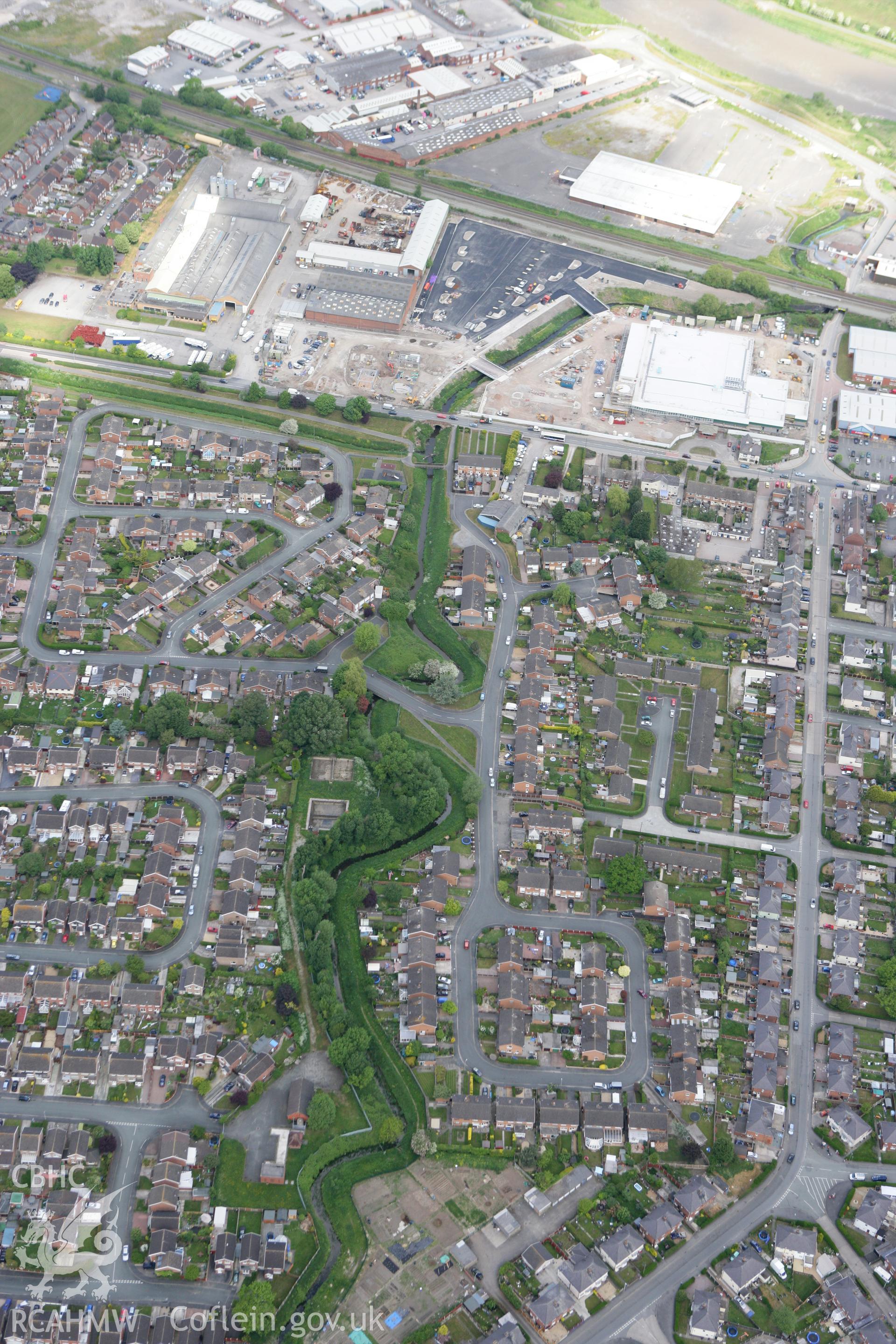 RCAHMW colour oblique photograph of housing at Saltney. Taken by Toby Driver on 27/05/2010.