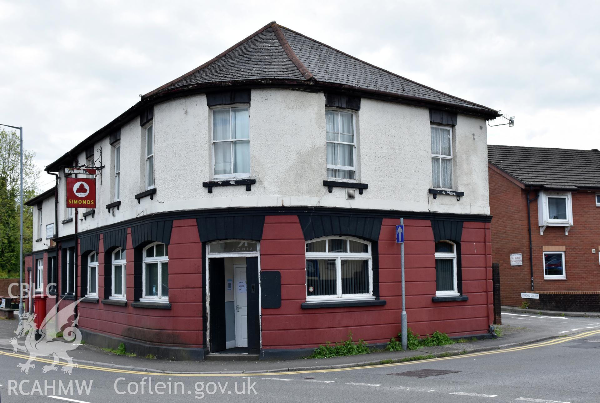 Exterior view of the Halfway Hotel public house in the Oakfield area of Cwmbran, photographed by Susan Fielding of RCAHMW on 25 May 2021.