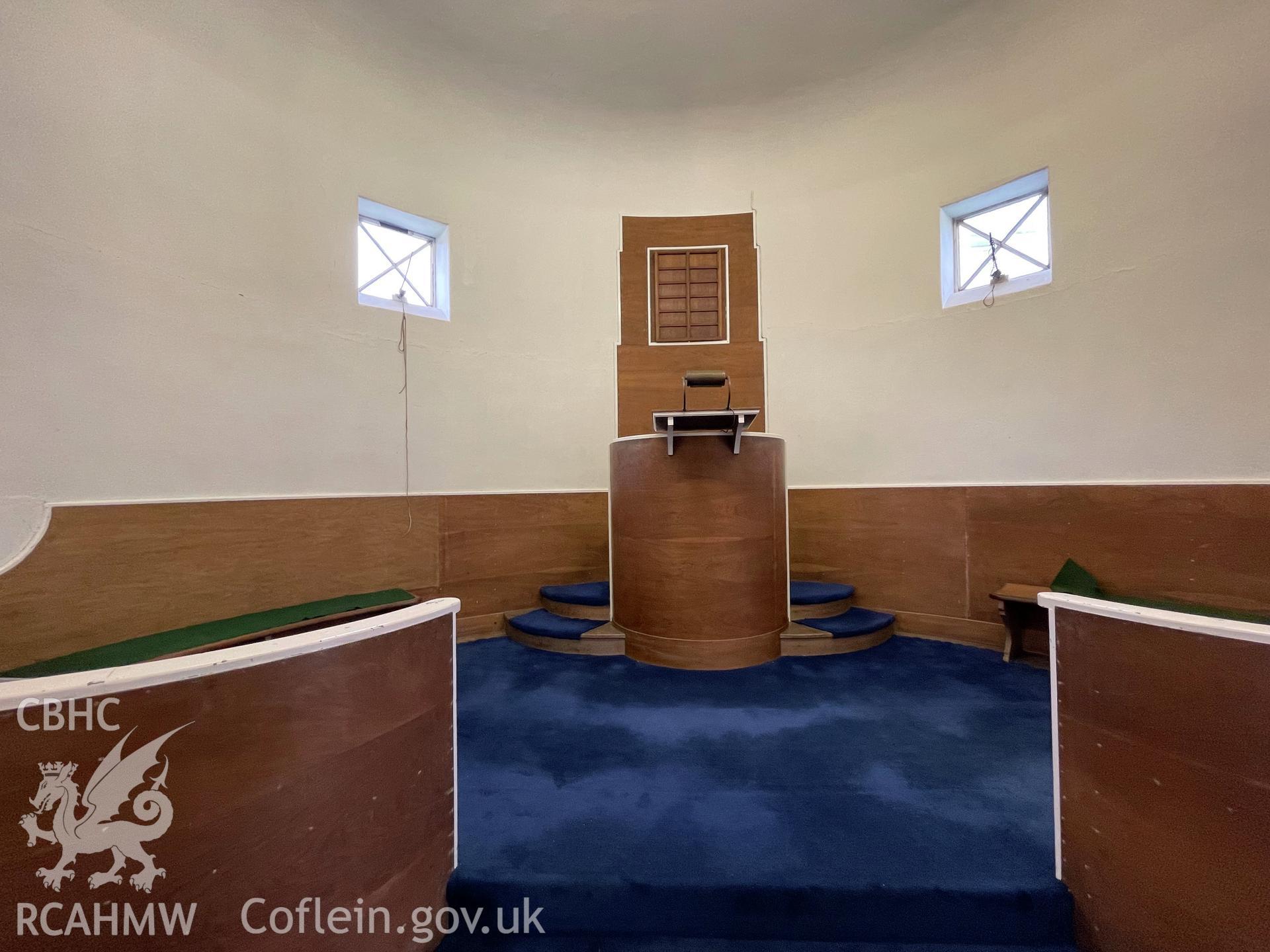 Colour photograph showing set fawr detail (facing north) - part of a photographic record relating to Moriah Chapel, Llanystumdwy, produced as a condition of planning consent (Planning Reference C21/0420/41/LL; Gwynedd Council).