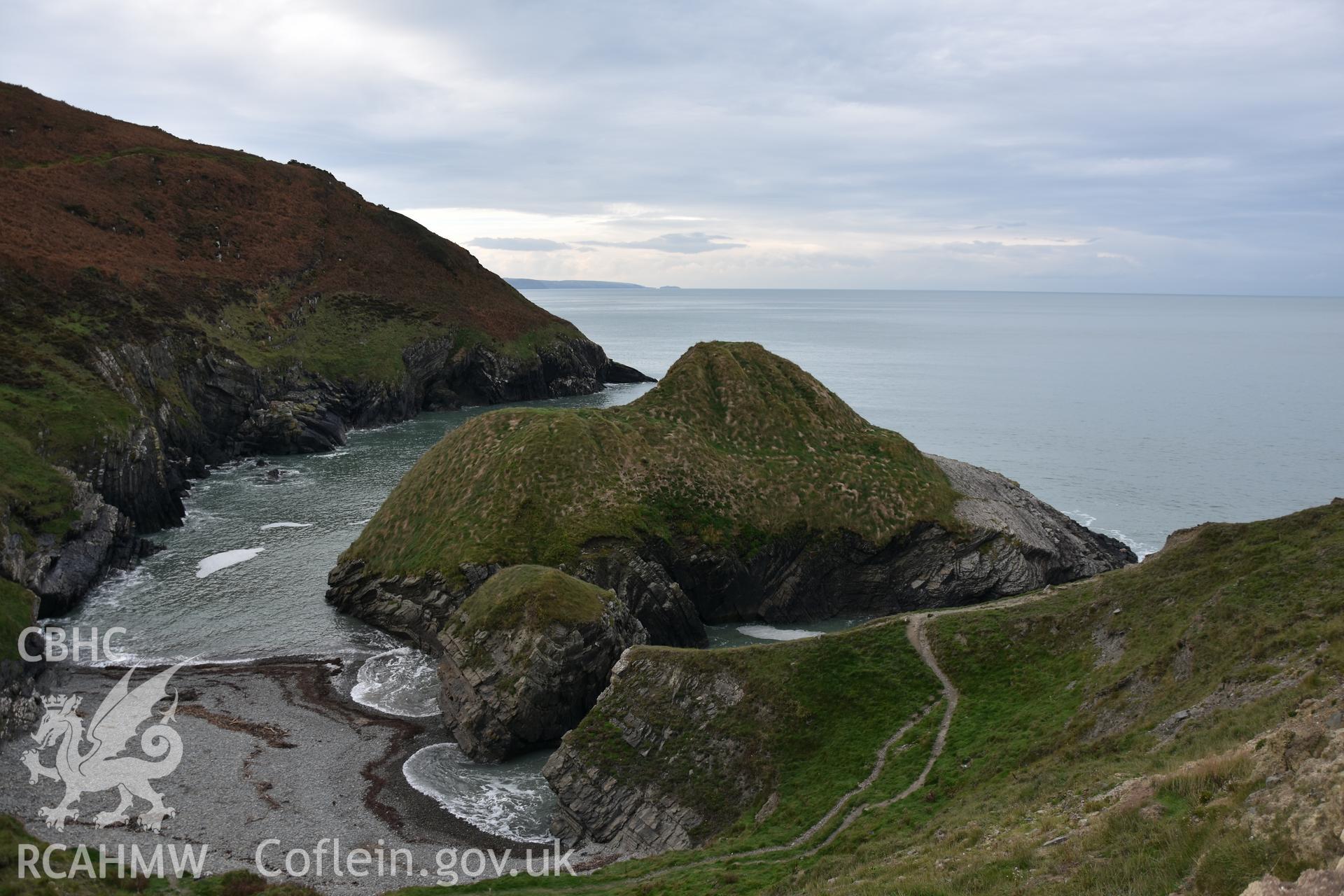 Cliff and islet. Camera facing S. From photographic survey of Castell Bach (NPRN 93914) by Louise Barker for CHERISH project site monitoring 31/10/2018.
Produced with EU funds through the Ireland Wales Co-operation Programme 2014-2020. All material made freely available through the Open Government Licence.