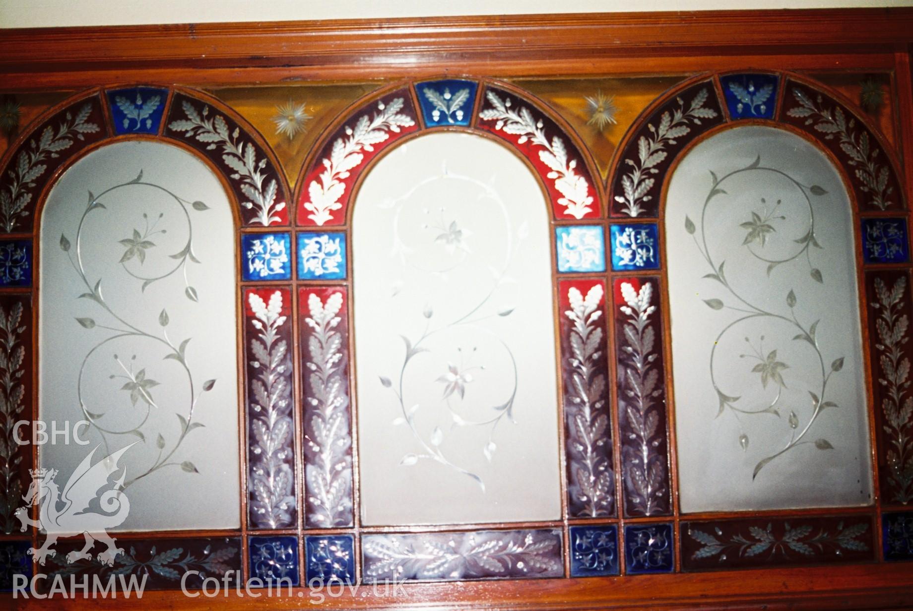 Digital colour photograph showing Salem Newydd chapel - lobby screen in trinity arrangement.