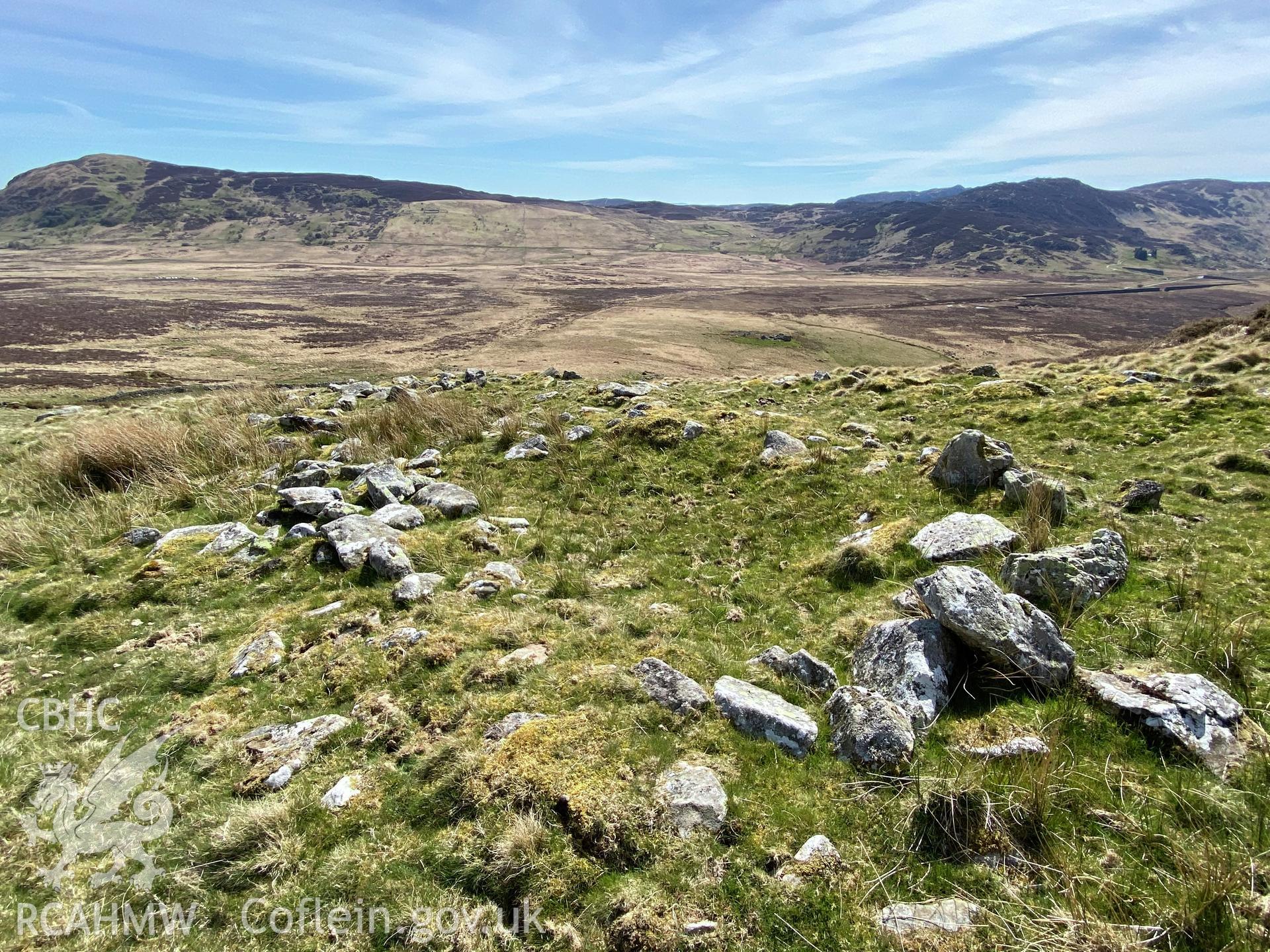 Digital colour photograph showing Clogwyn-yr-eryr farmstead, produced by Paul R Davis in 2021.