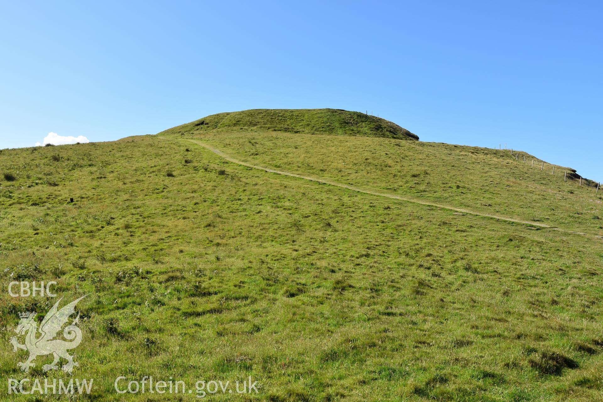 Ramparts and hillfort. Taken by Daniel Hunt. Produced with EU funds through the Ireland Wales Co-operation Programme 2014-2023. All material made freely available through the Open Government Licence.