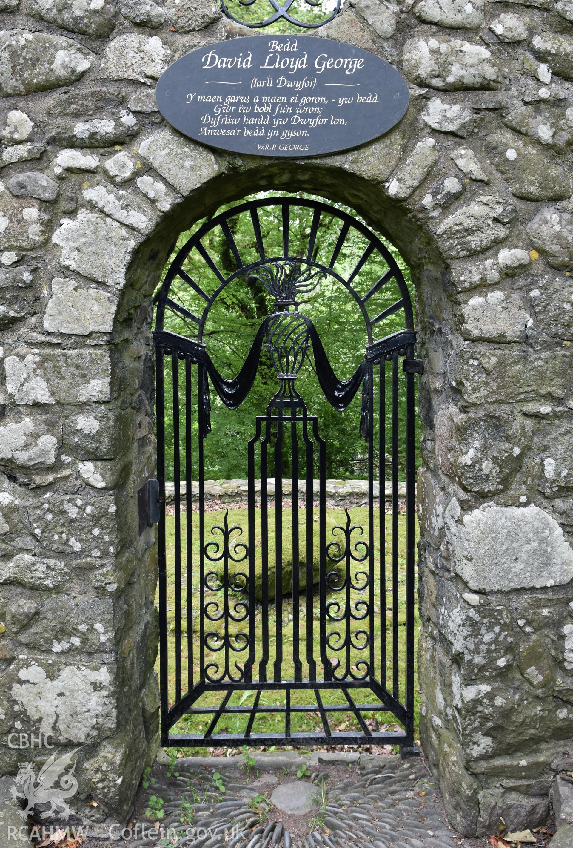 Lloyd George's Grave, detail of entrance gate Taken by Susan Fielding.