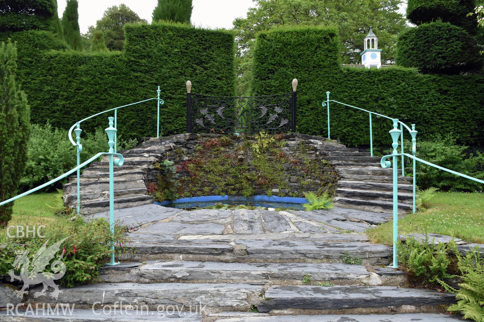 Plas Brondanw Garden; fountain pool Taken by Susan Fielding.