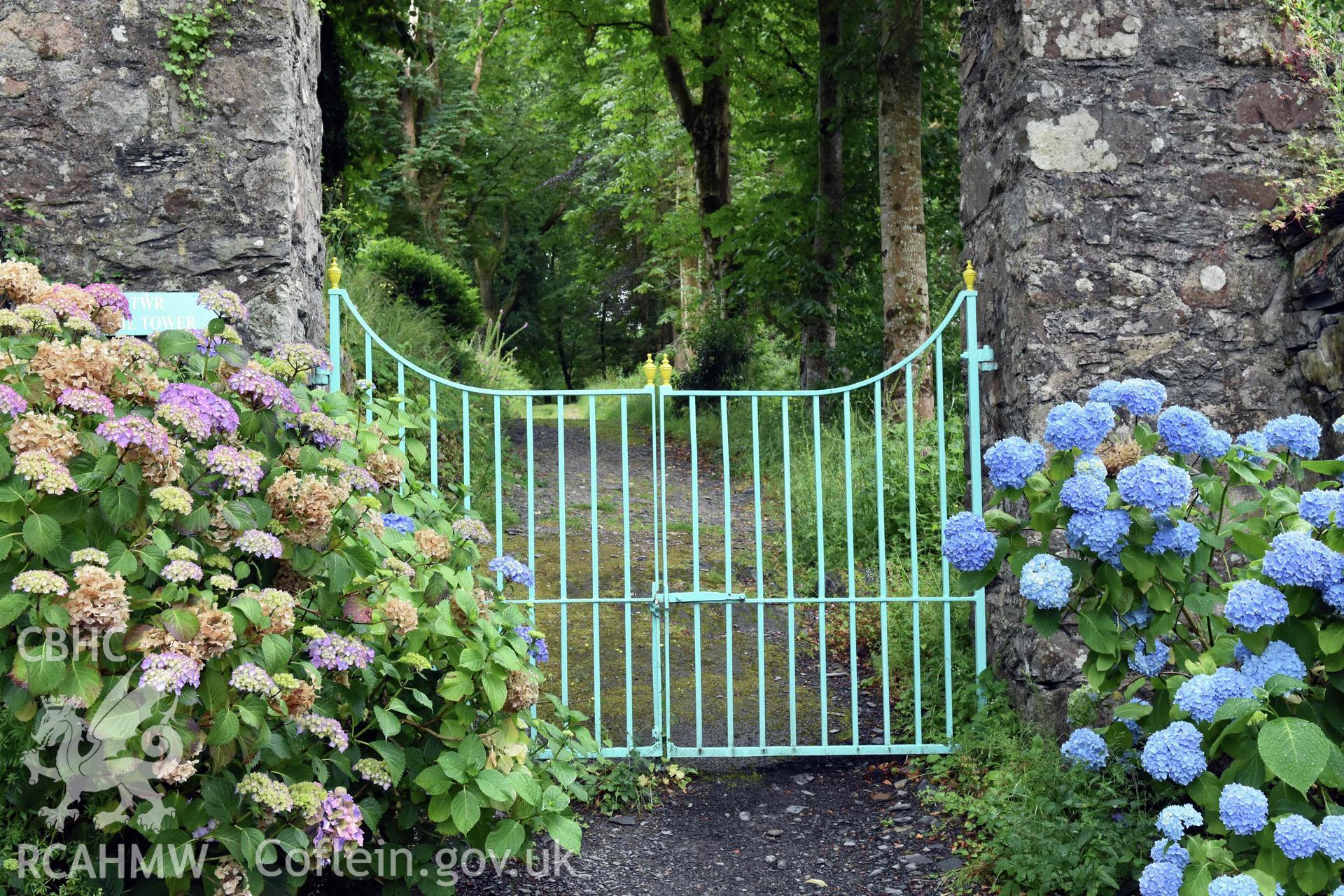 Plas Brondanw Garden; footpath gates Taken by Susan Fielding.