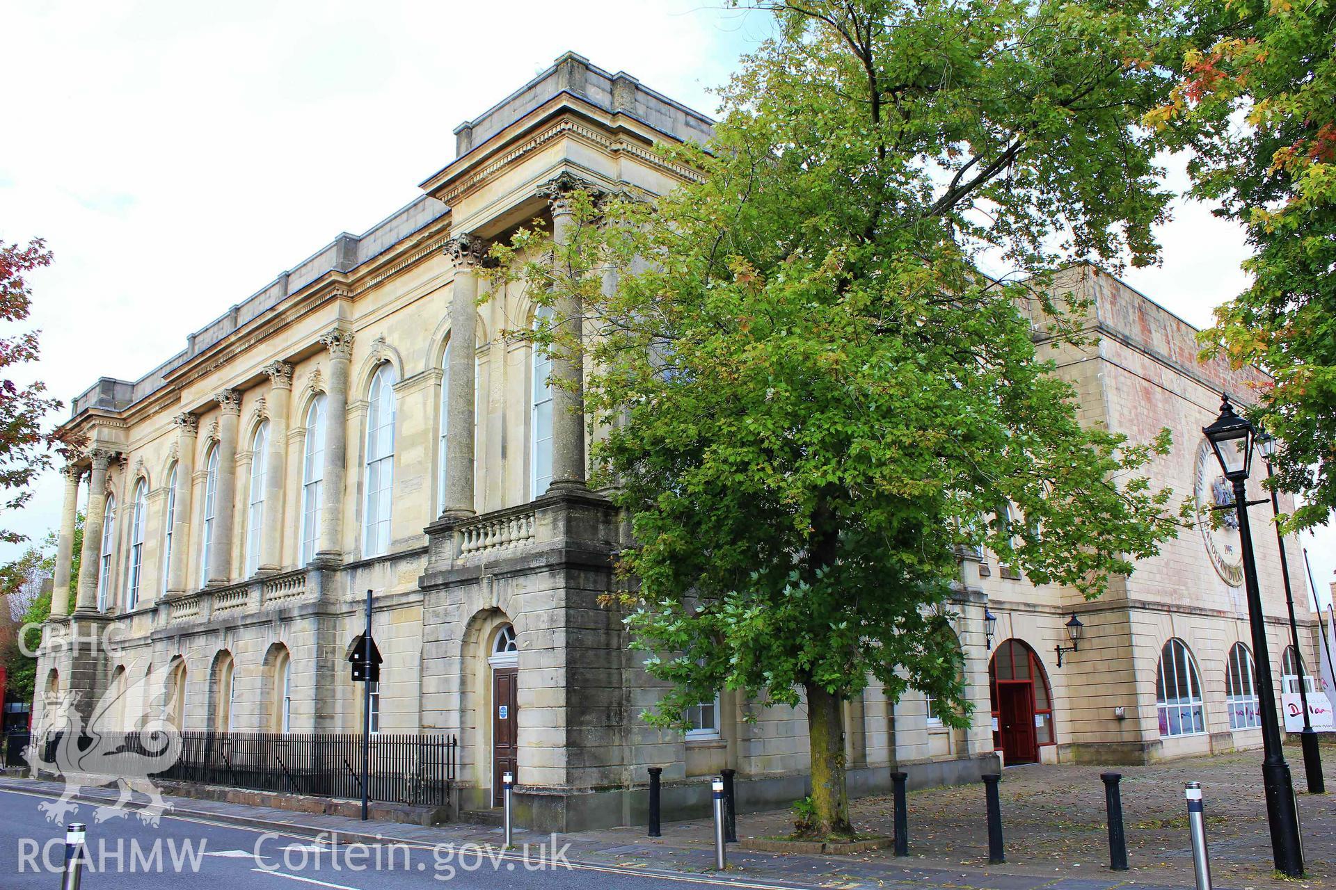 Former Swansea Town Hall (now Dylan Thomas Centre). South east corner Taken by Meilyr Powel.