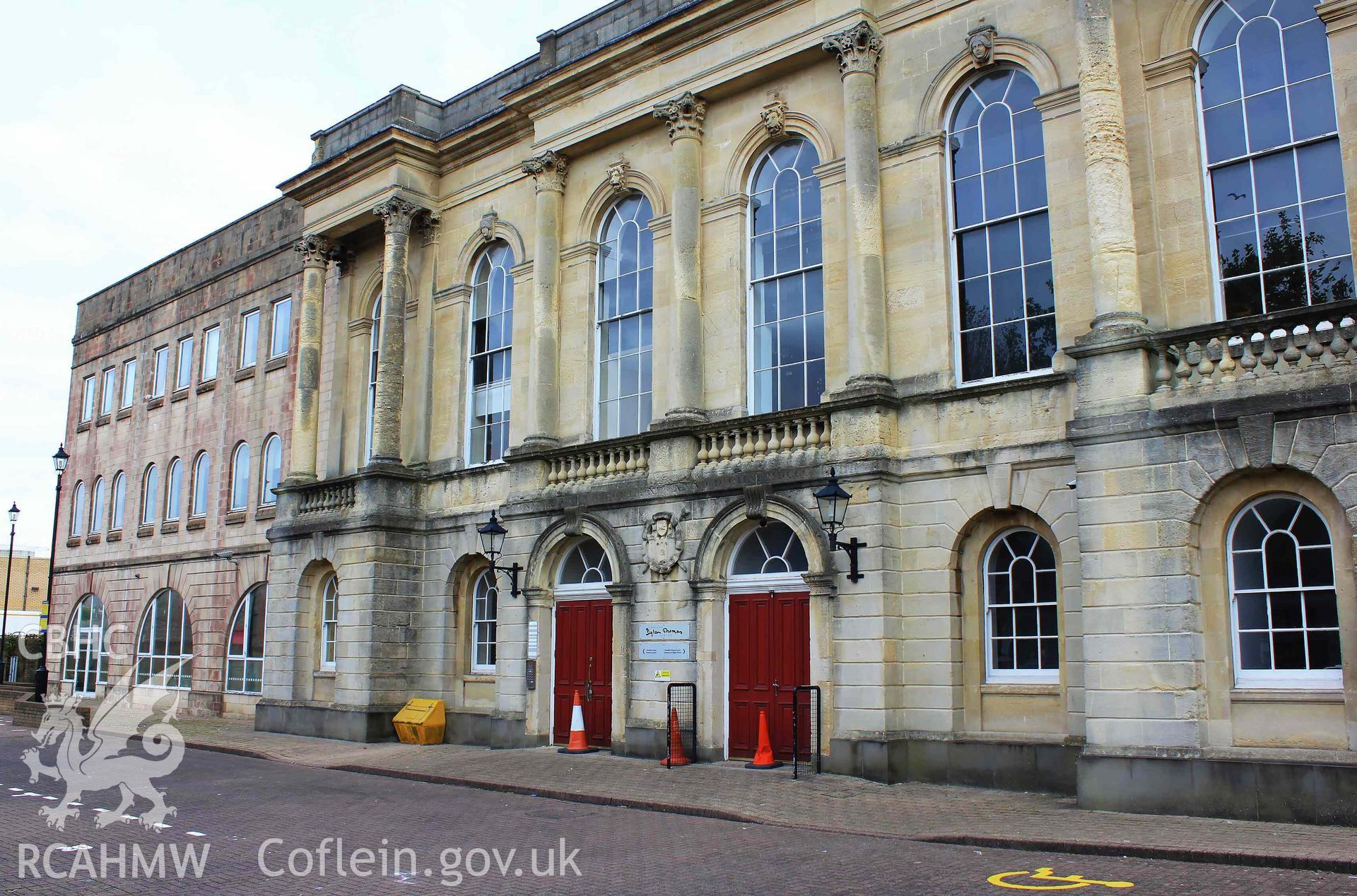 Former Swansea Town Hall (now Dylan Thomas Centre). West face Taken by Meilyr Powel.