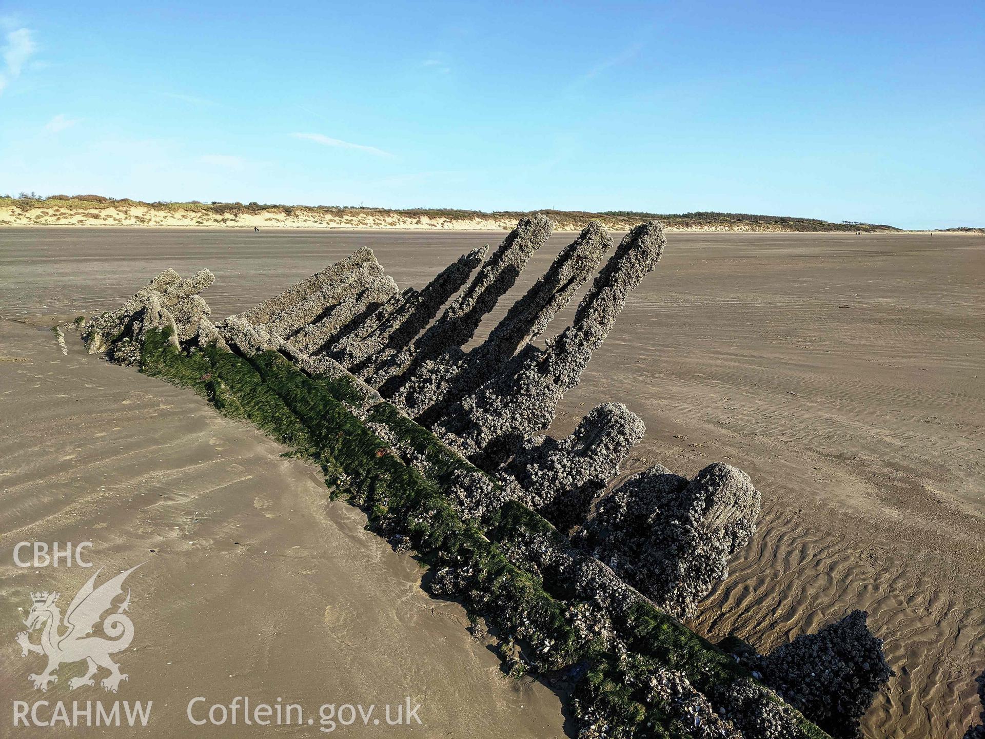 Unnamed wreck. Close, towards dunes Taken by Meilyr Powel.