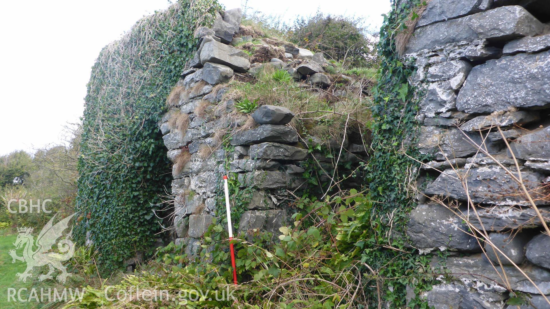 Digital colour photograph showing Craiglas Lime Kiln 4 (left) and Lime Kiln 3 (right, foreground), illustrating proximity between the two kilns.