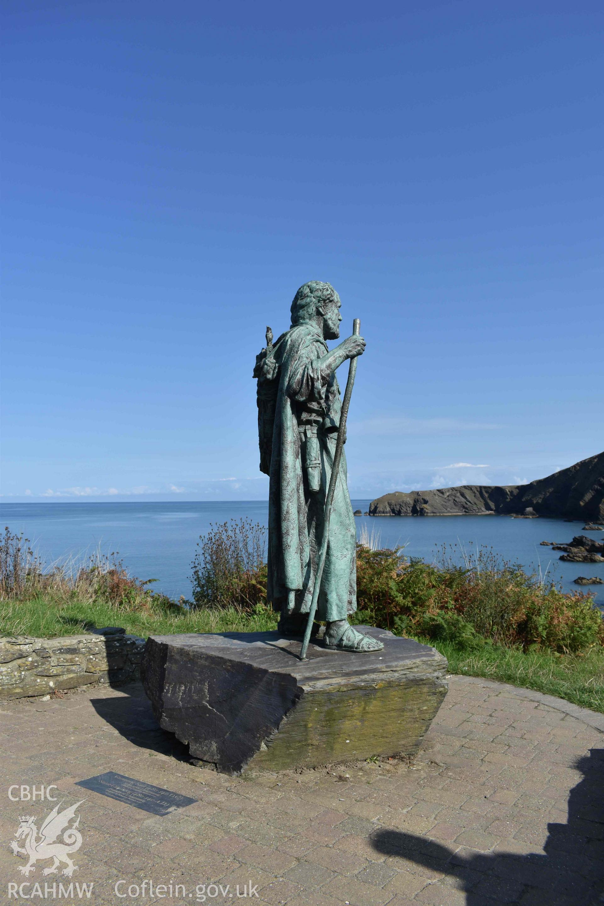 Statue of Saint Carannog. Looking northeast. Photo taken 20 September 2022.