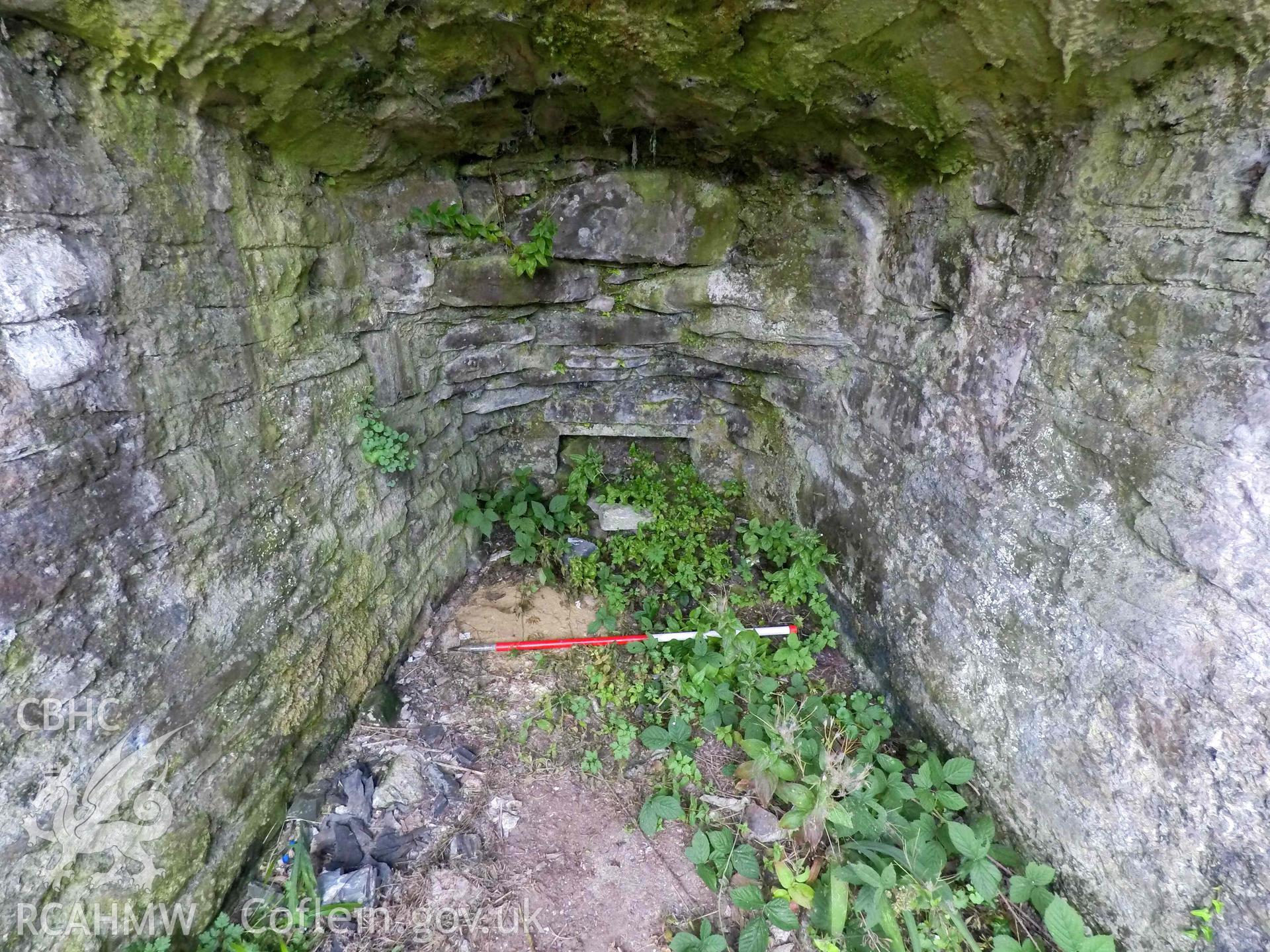 Llangrannog Limekiln. Detail of fireplace/draw-hole in northeast kiln eye. Taken 24 August 2022