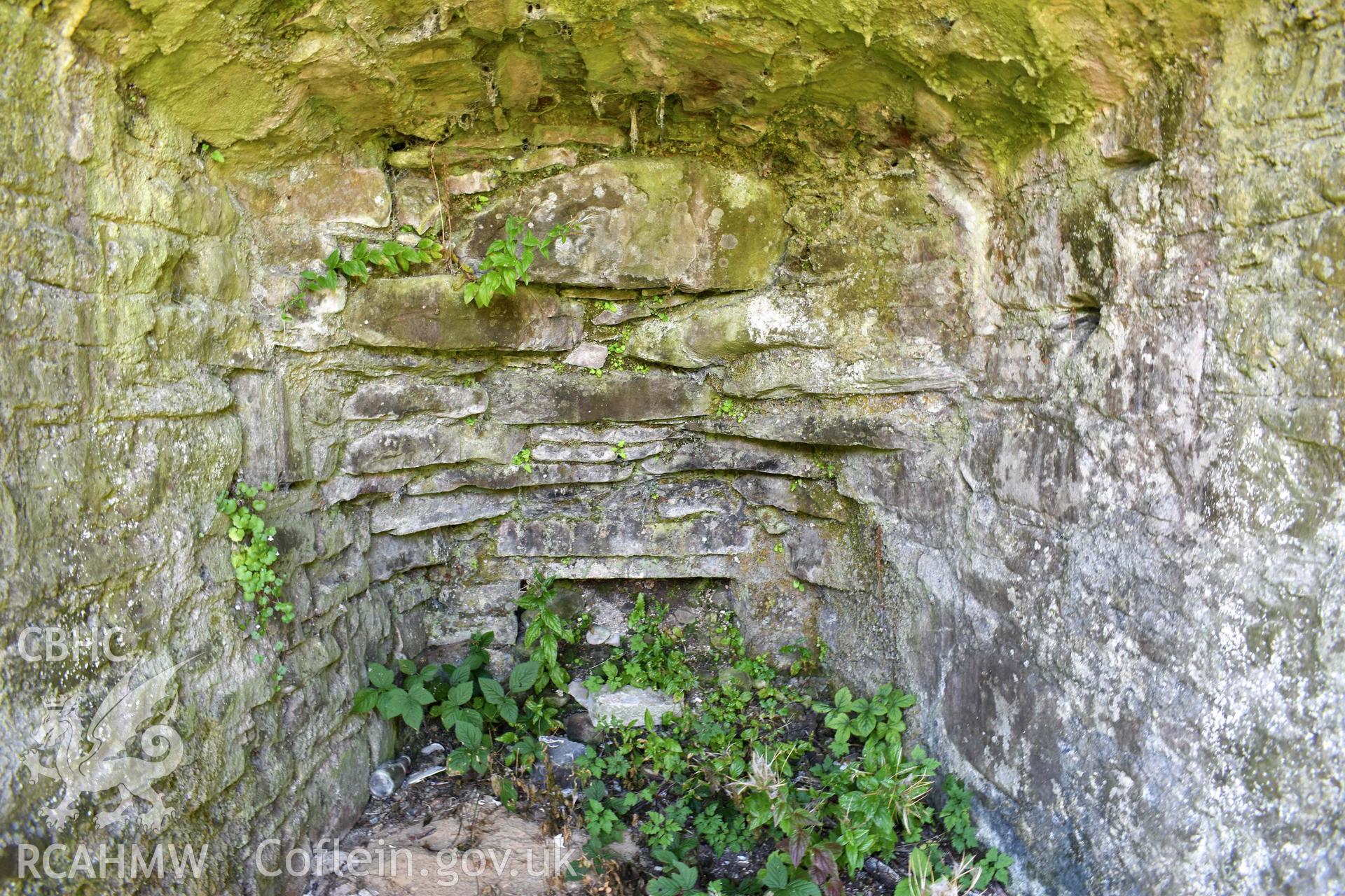 Llangrannog Limekiln. Detail of fireplace/draw-hole in northeast kiln eye. Taken 20 September 2022