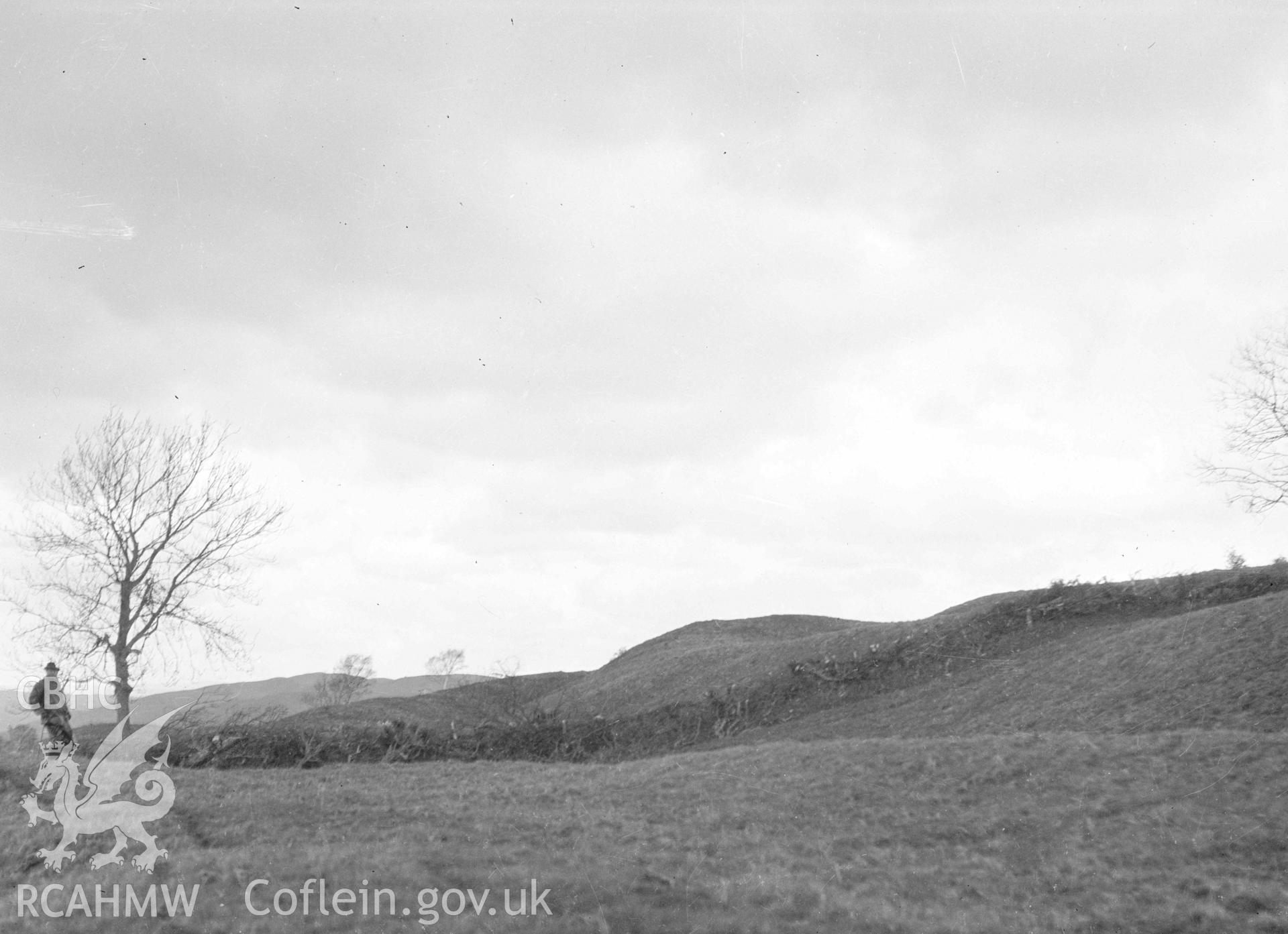Digital copy of a nitrate negative showing Cefn Carnedd Camp.