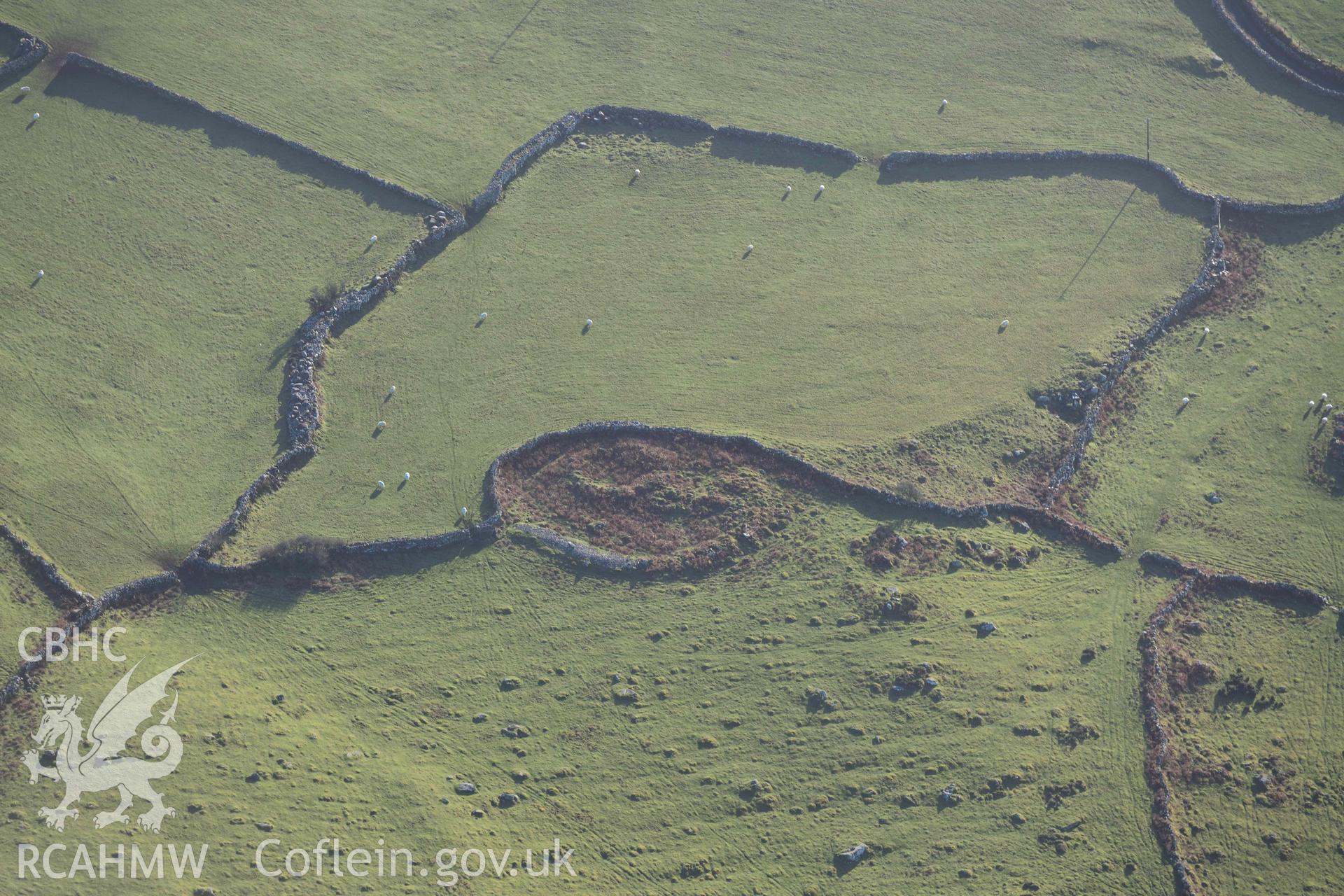 Oblique aerial photograph of Cefnfilltir taken during the Royal Commission