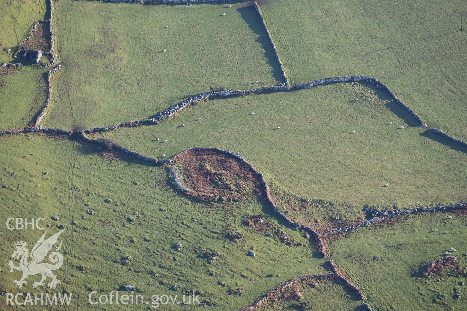 Oblique aerial photograph of Cefnfilltir taken during the Royal Commission