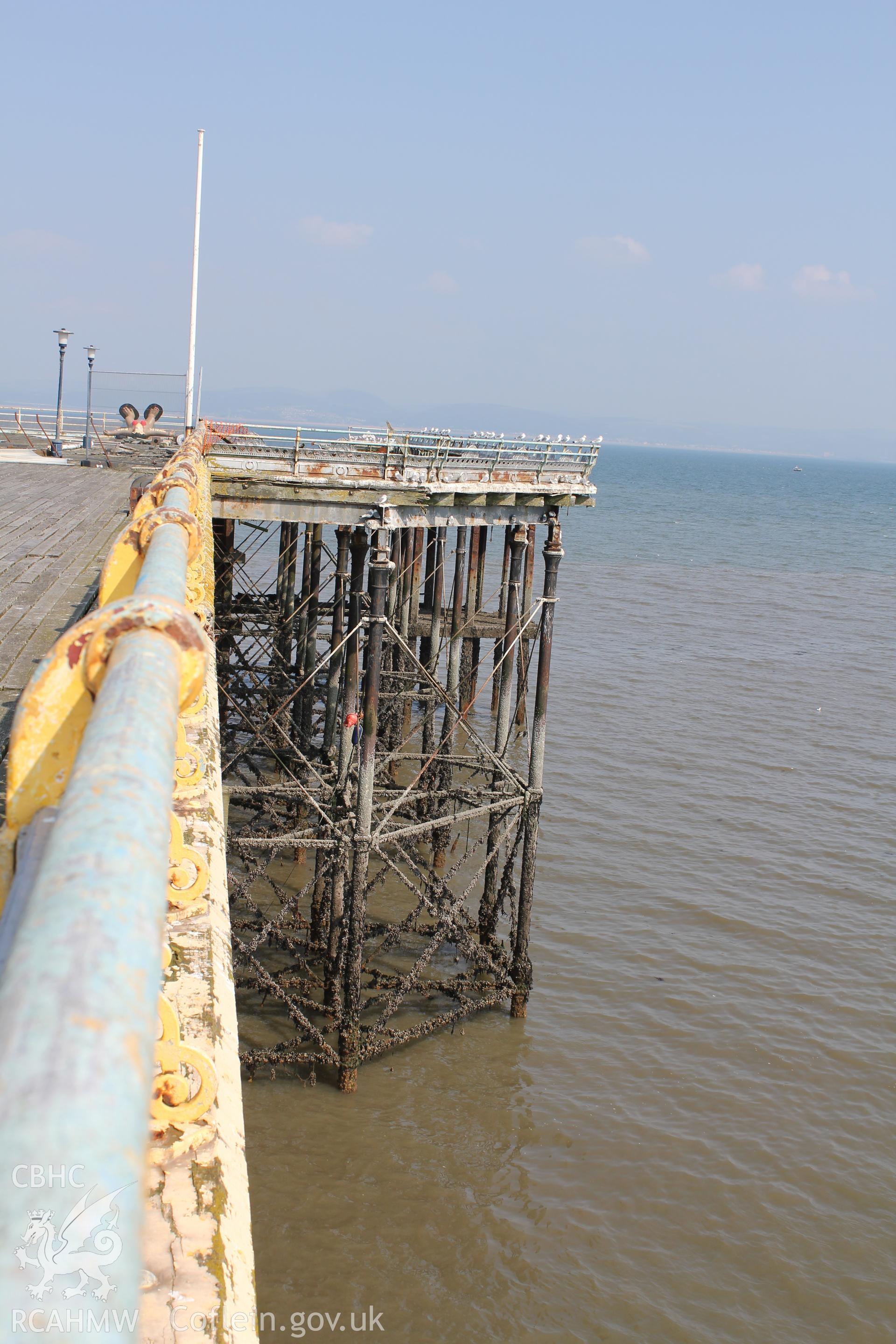 View of supporting structure on pier head.