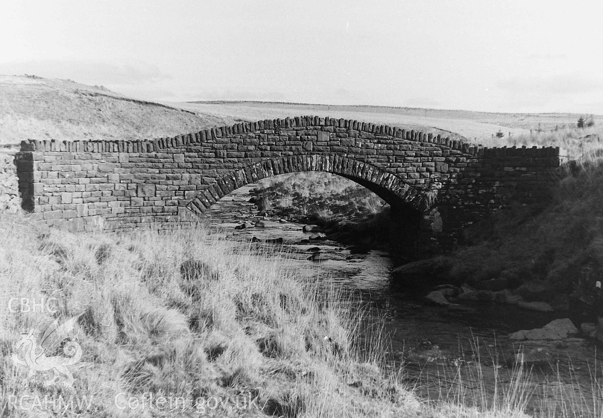 Digitised black and white photograph of Pont Lluest-Wen, Rhondda Fach, produced by Paul Davis in 1984