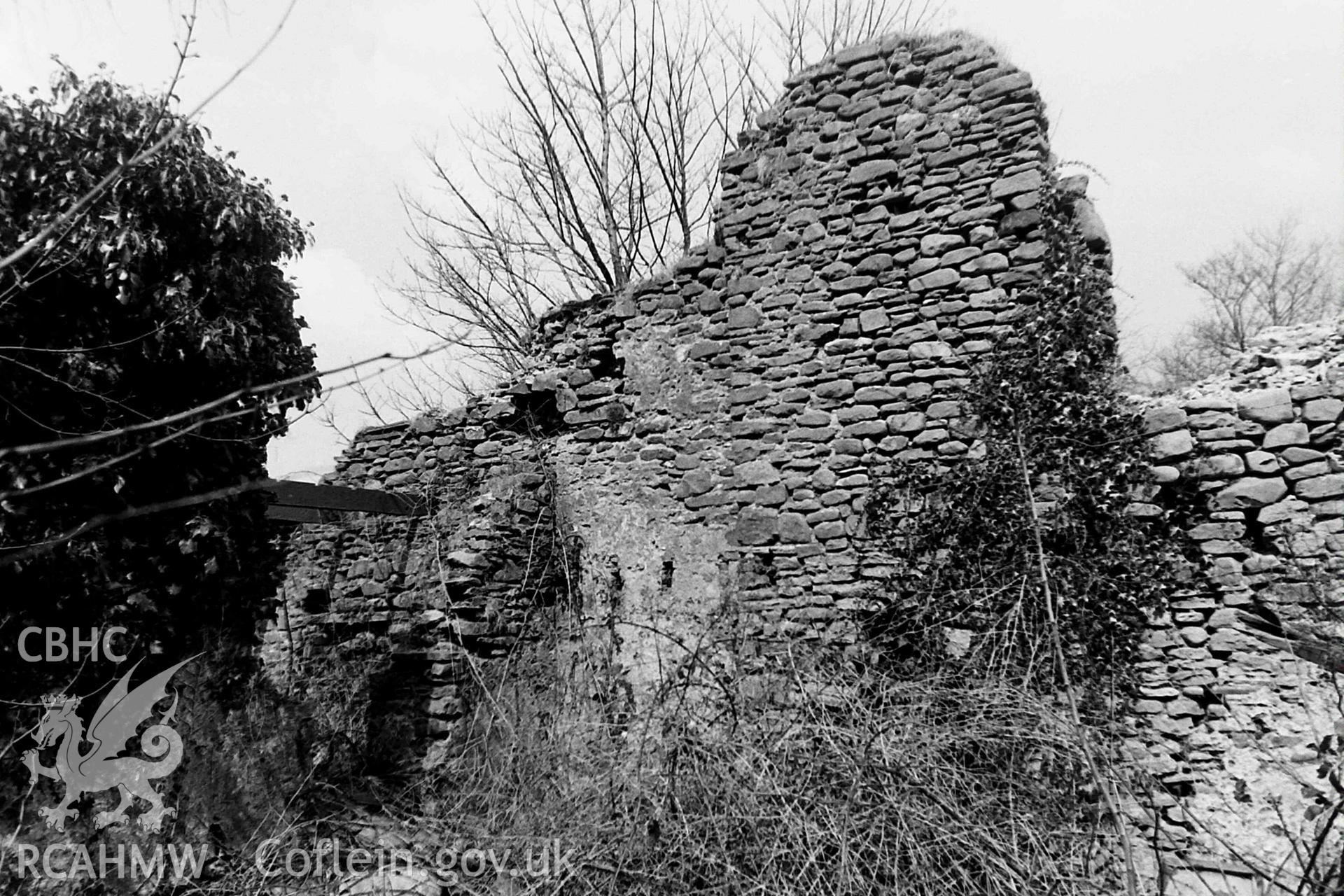 Digitised black and white photograph showing wall at Melin yr Hom. Produced by Paul Davis in 1984