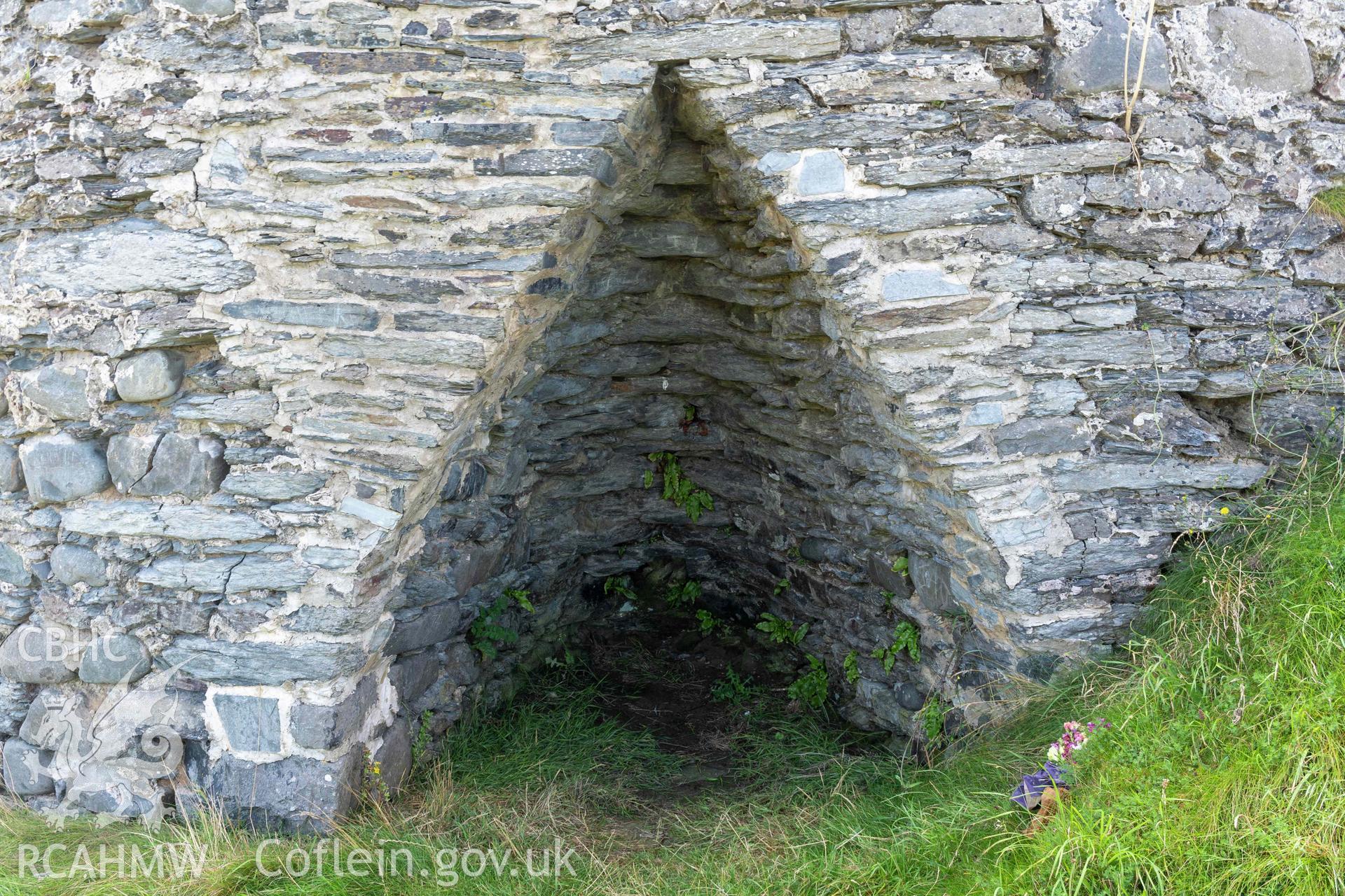 Mwnt Limekiln. Kiln eye, north face.