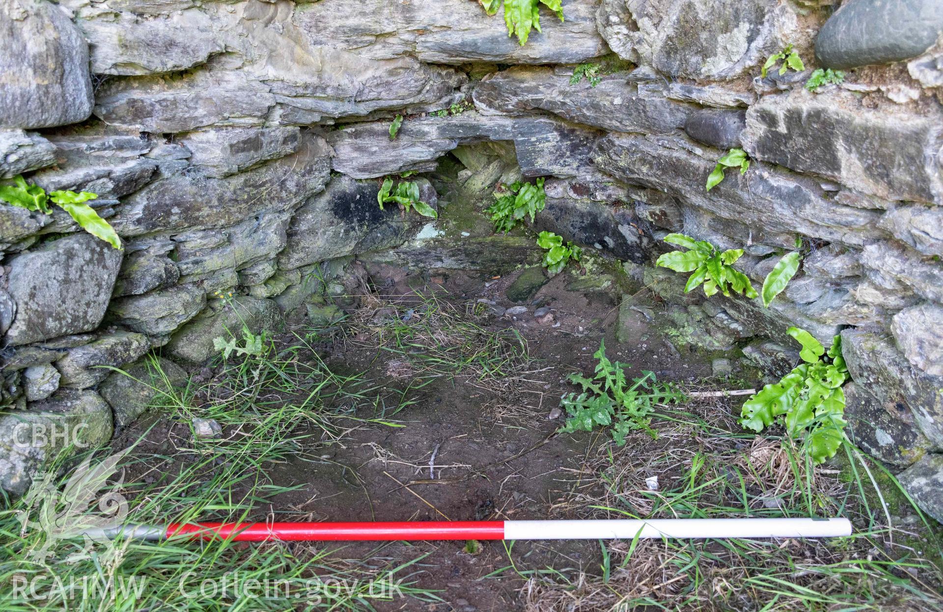 Mwnt Limekiln. Draw hole in kiln eye, north face (with scale).