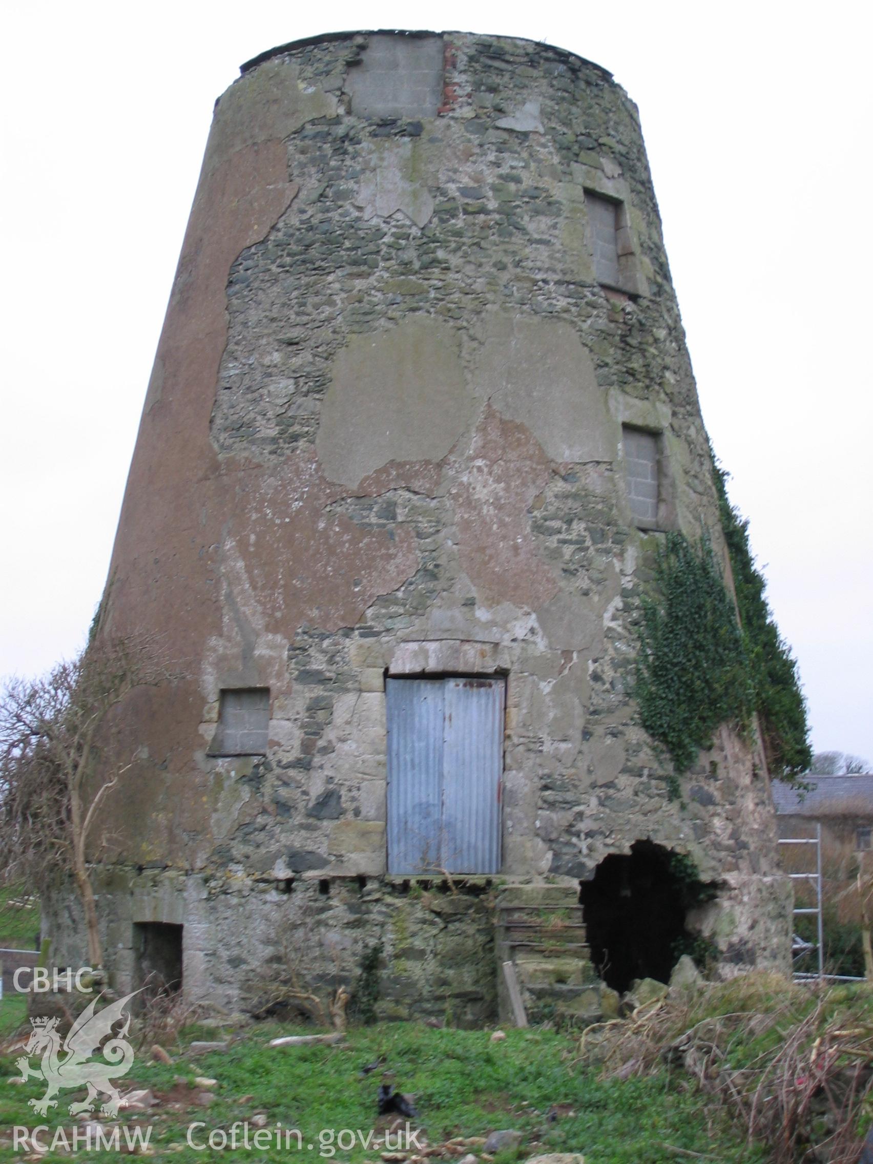 Digital photograph showing the exterior of the mill.