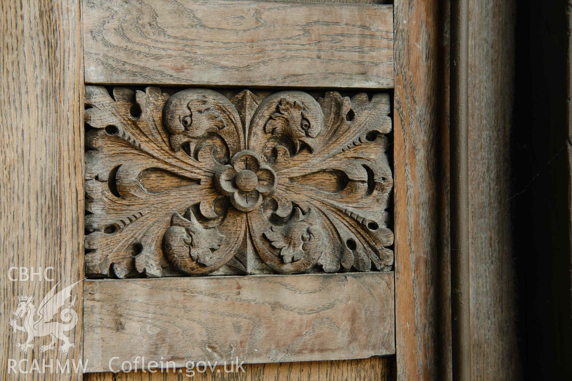 First floor: foliage panel W3 in window embrasure