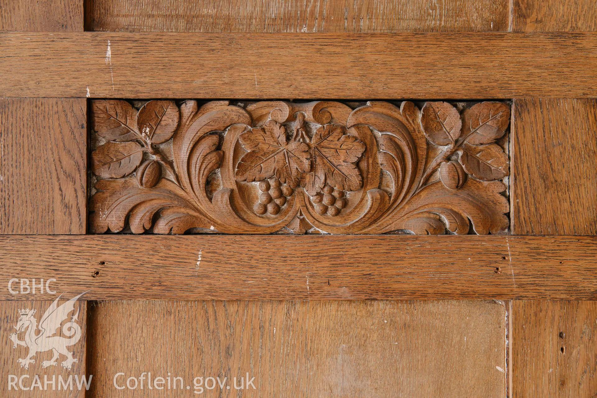 First floor: foliage panel N10