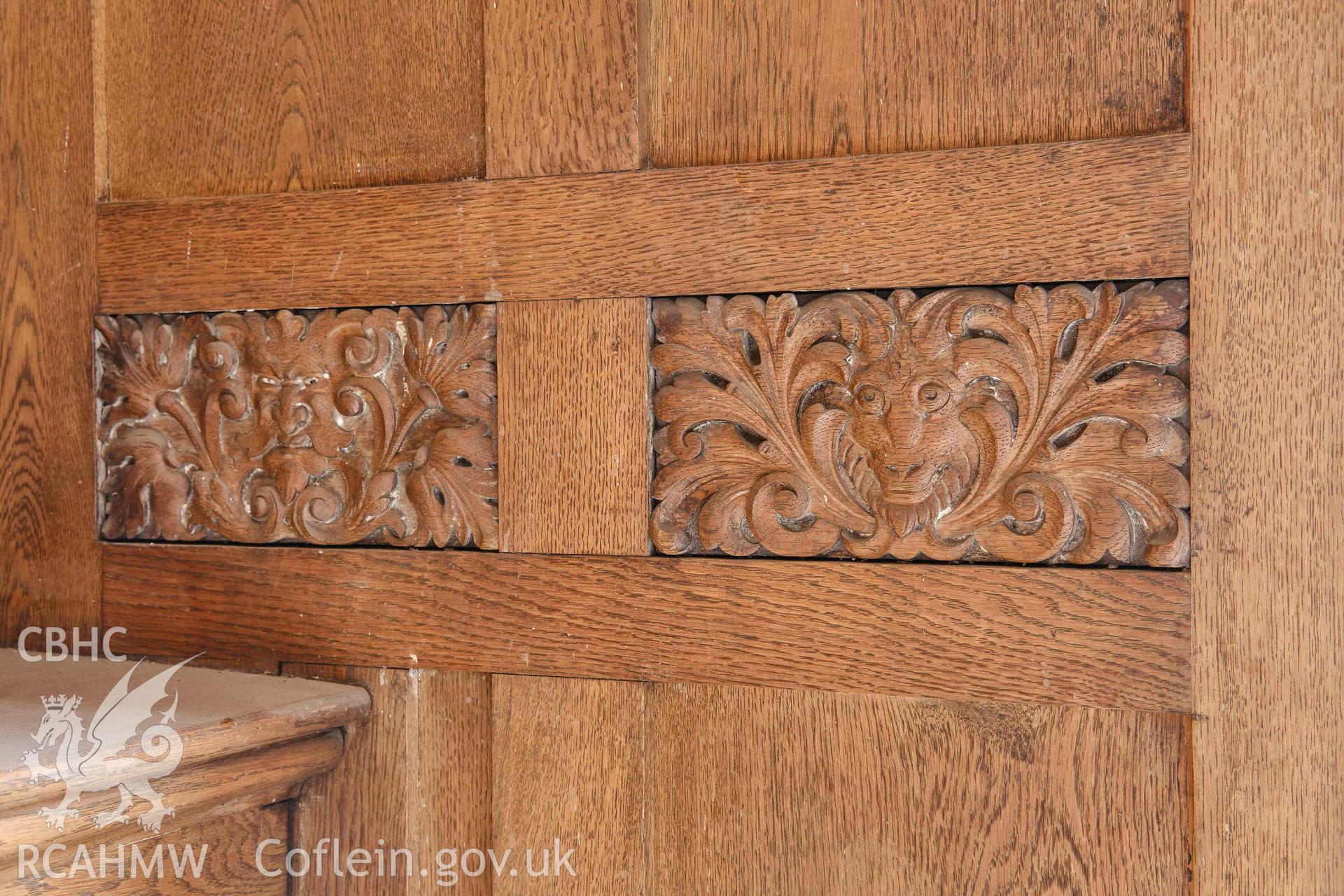 First floor: foliage panels W1, W2