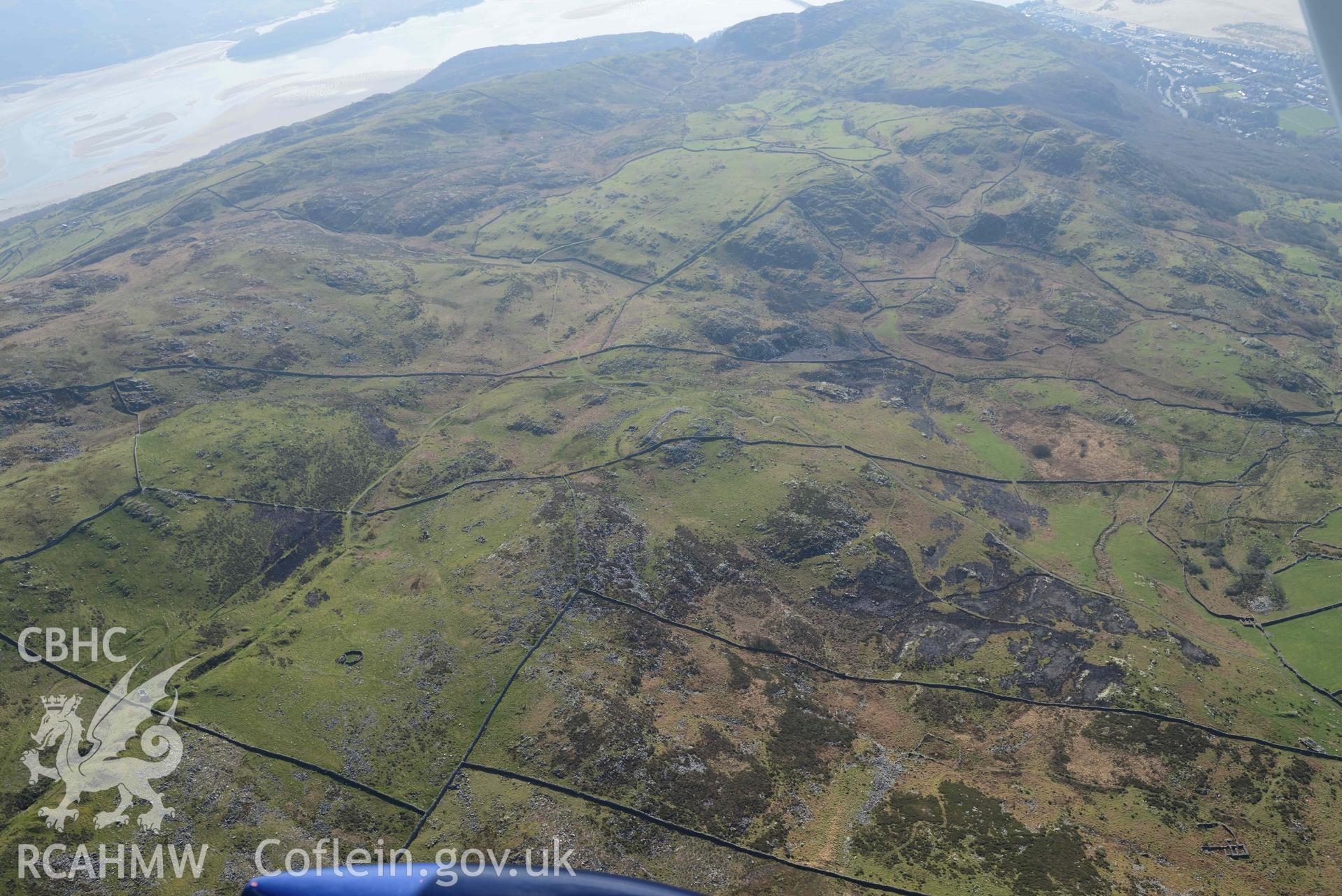 Castell Llanaber or Ffrodd Fechan Fort, wide view. Oblique aerial photographs taken during the Royal Commission’s programme of archaeological aerial reconnaissance by Toby Driver on 25 March 2022.