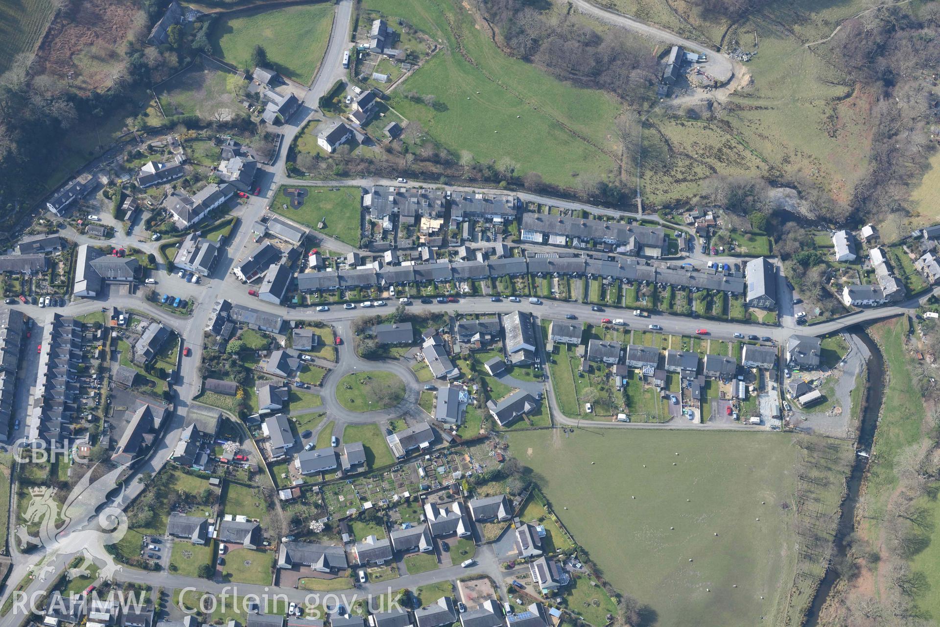 Abergynolwyn. Oblique aerial photograph taken during the Royal Commission’s programme of archaeological aerial reconnaissance by Toby Driver on 25 March 2022.