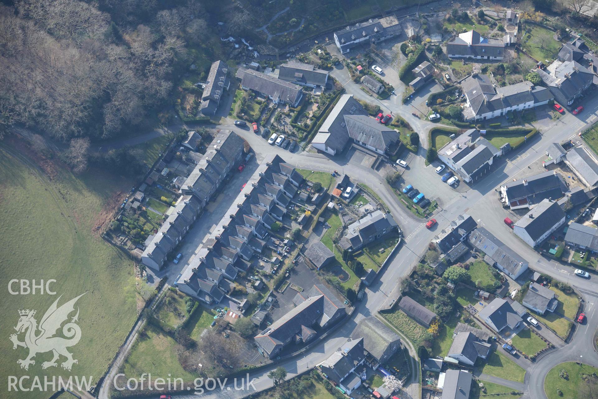 Abergynolwyn. Oblique aerial photograph taken during the Royal Commission’s programme of archaeological aerial reconnaissance by Toby Driver on 25 March 2022.